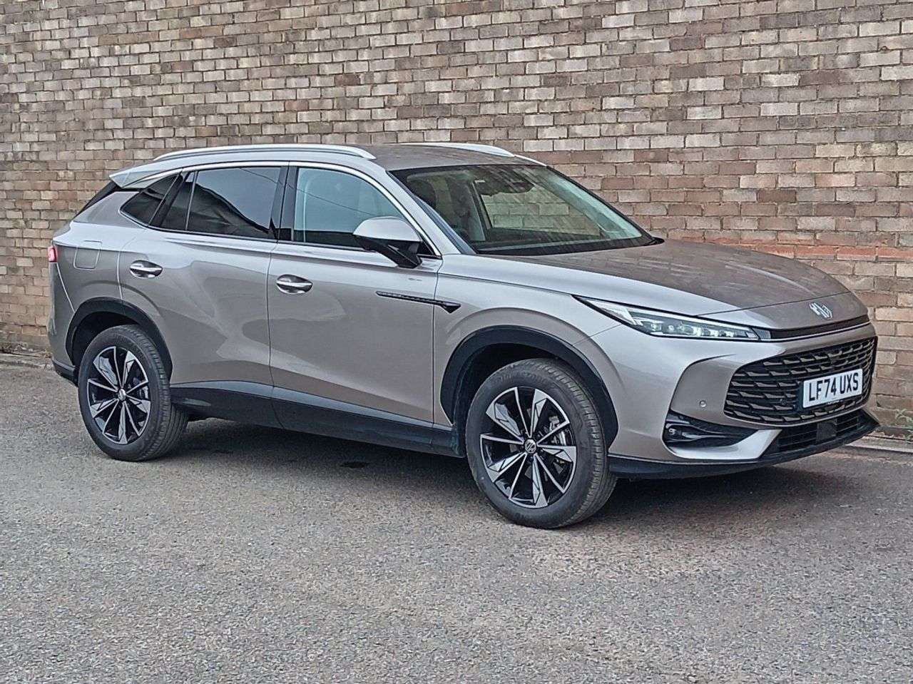 A 2024 MG MG HS 1.5 T-GDI Trophy SUV 5dr Petrol Manual Euro 6 (s/s) (169 ps) A 2024 MG MG HS 1.5 T-GDI Trophy SUV 5dr Petrol Manual Euro 6 (s/s) (169 ps)