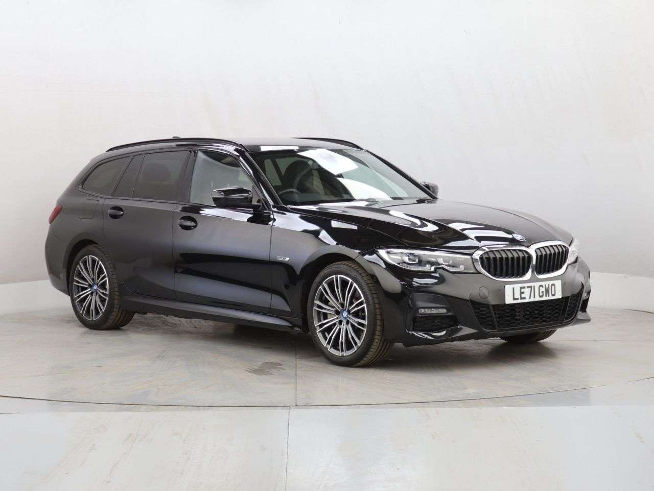 A 2022 BMW 3 SERIES 2.0 330e 12kWh M Sport Touring 5dr Petrol Plug-in Hybrid Auto Euro 6 (s/s) A 2022 BMW 3 SERIES 2.0 330e 12kWh M Sport Touring 5dr Petrol Plug-in Hybrid Auto Euro 6 (s/s)