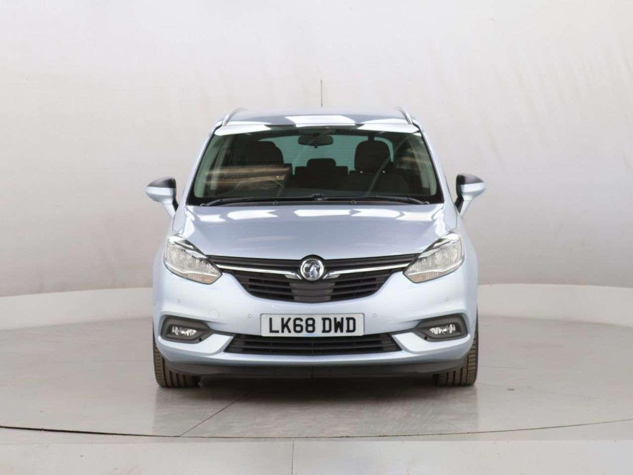 A 2018 VAUXHALL ZAFIRA TOURER 2.0 CDTi SRi MPV 5dr Diesel Manual Euro 6 (s/s) (170 ps) A 2018 VAUXHALL ZAFIRA TOURER 2.0 CDTi SRi MPV 5dr Diesel Manual Euro 6 (s/s) (170 ps)