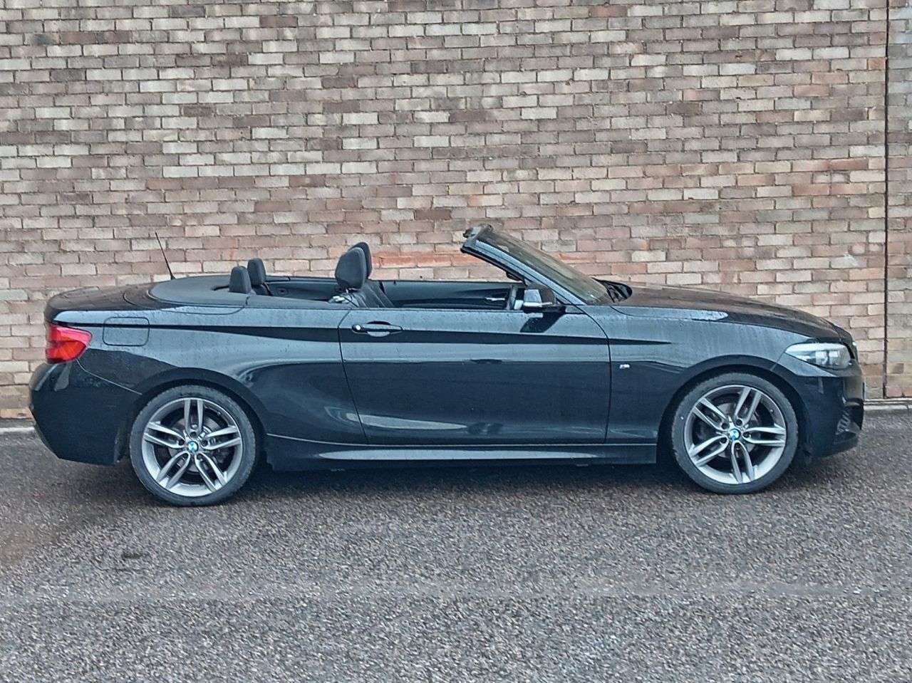 A 2018 BMW 2 SERIES 1.5 218i M Sport Convertible 2dr Petrol Manual Euro 6 (s/s) (136 ps) A 2018 BMW 2 SERIES 1.5 218i M Sport Convertible 2dr Petrol Manual Euro 6 (s/s) (136 ps)
