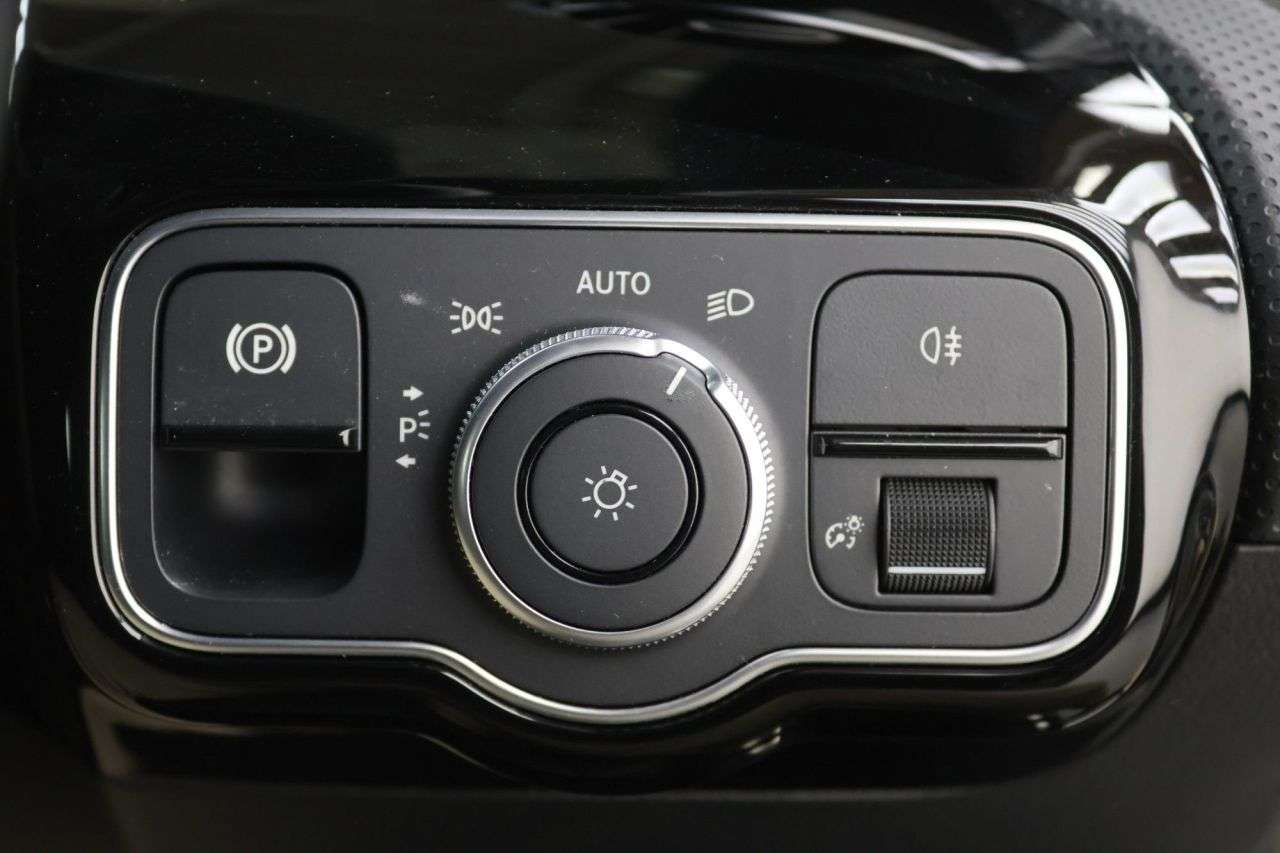 2022 MERCEDES-BENZ A CLASS 2022 MERCEDES-BENZ A CLASS