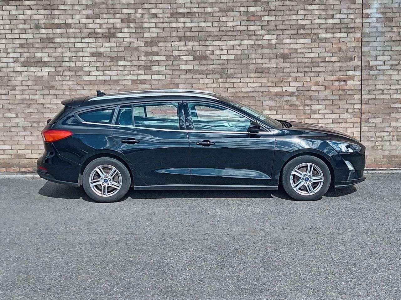 A 2021 FORD FOCUS 1.0T EcoBoost Zetec Edition Estate 5dr Petrol Manual Euro 6 (s/s) (125 ps) A 2021 FORD FOCUS 1.0T EcoBoost Zetec Edition Estate 5dr Petrol Manual Euro 6 (s/s) (125 ps)