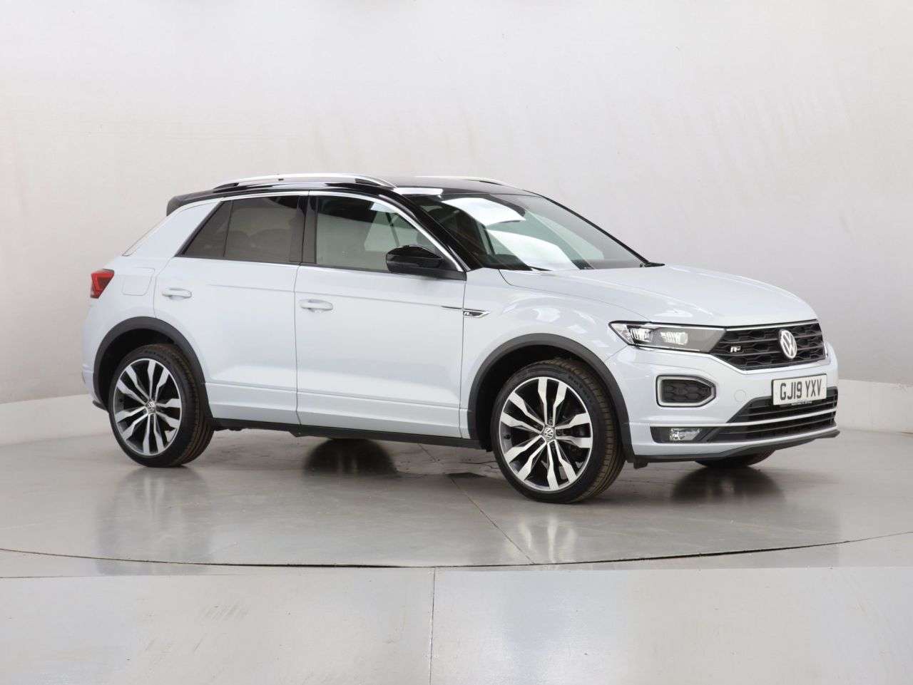 A 2019 VOLKSWAGEN T-ROC 1.5 TSI GPF EVO R-Line SUV 5dr Petrol DSG Euro 6 (s/s) (150 ps) A 2019 VOLKSWAGEN T-ROC 1.5 TSI GPF EVO R-Line SUV 5dr Petrol DSG Euro 6 (s/s) (150 ps)