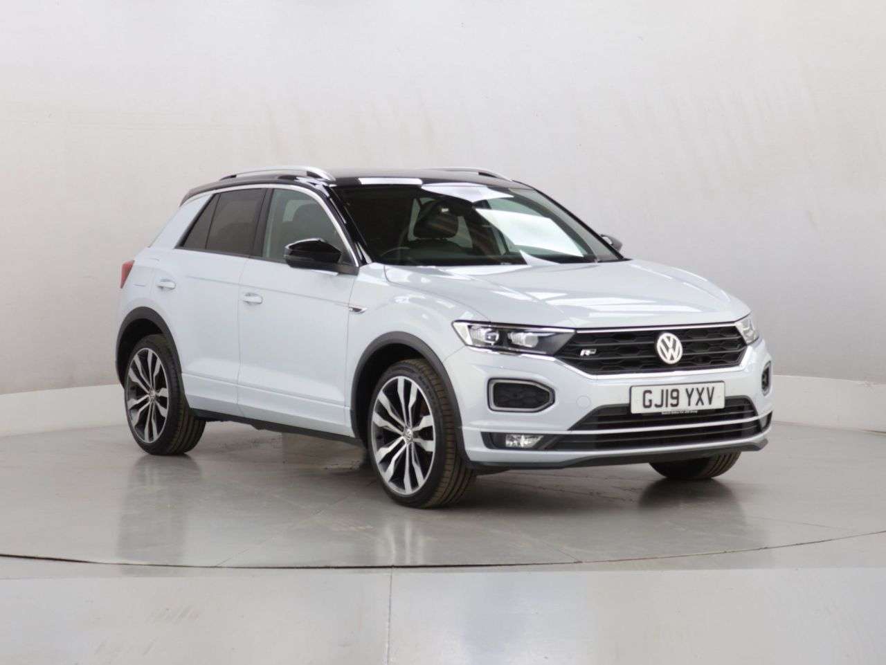 A 2019 VOLKSWAGEN T-ROC 1.5 TSI GPF EVO R-Line SUV 5dr Petrol DSG Euro 6 (s/s) (150 ps) A 2019 VOLKSWAGEN T-ROC 1.5 TSI GPF EVO R-Line SUV 5dr Petrol DSG Euro 6 (s/s) (150 ps)