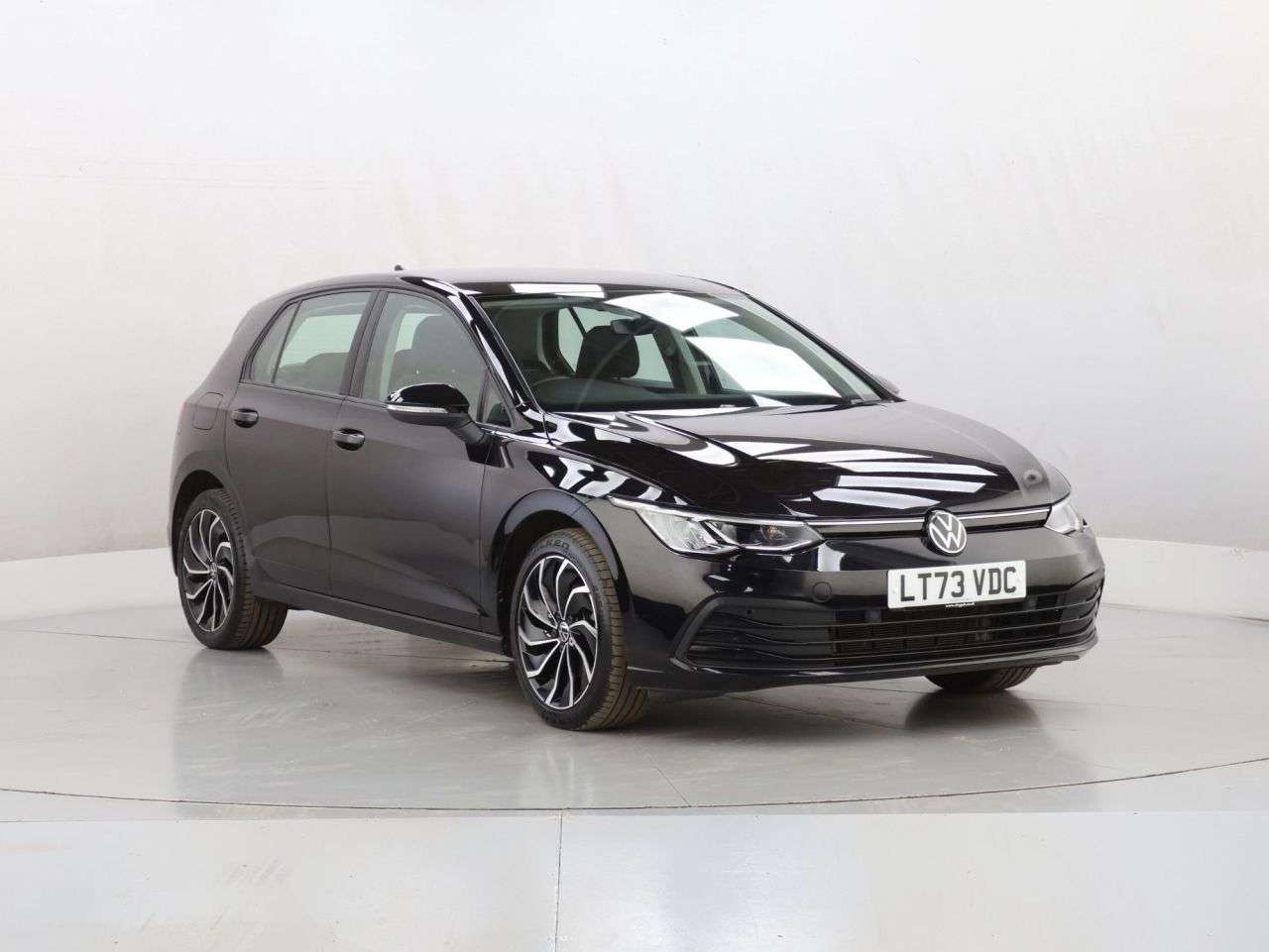 A 2023 VOLKSWAGEN GOLF 1.5 TSI Life Hatchback 5dr Petrol Manual Euro 6 (s/s) (130 ps) A 2023 VOLKSWAGEN GOLF 1.5 TSI Life Hatchback 5dr Petrol Manual Euro 6 (s/s) (130 ps)