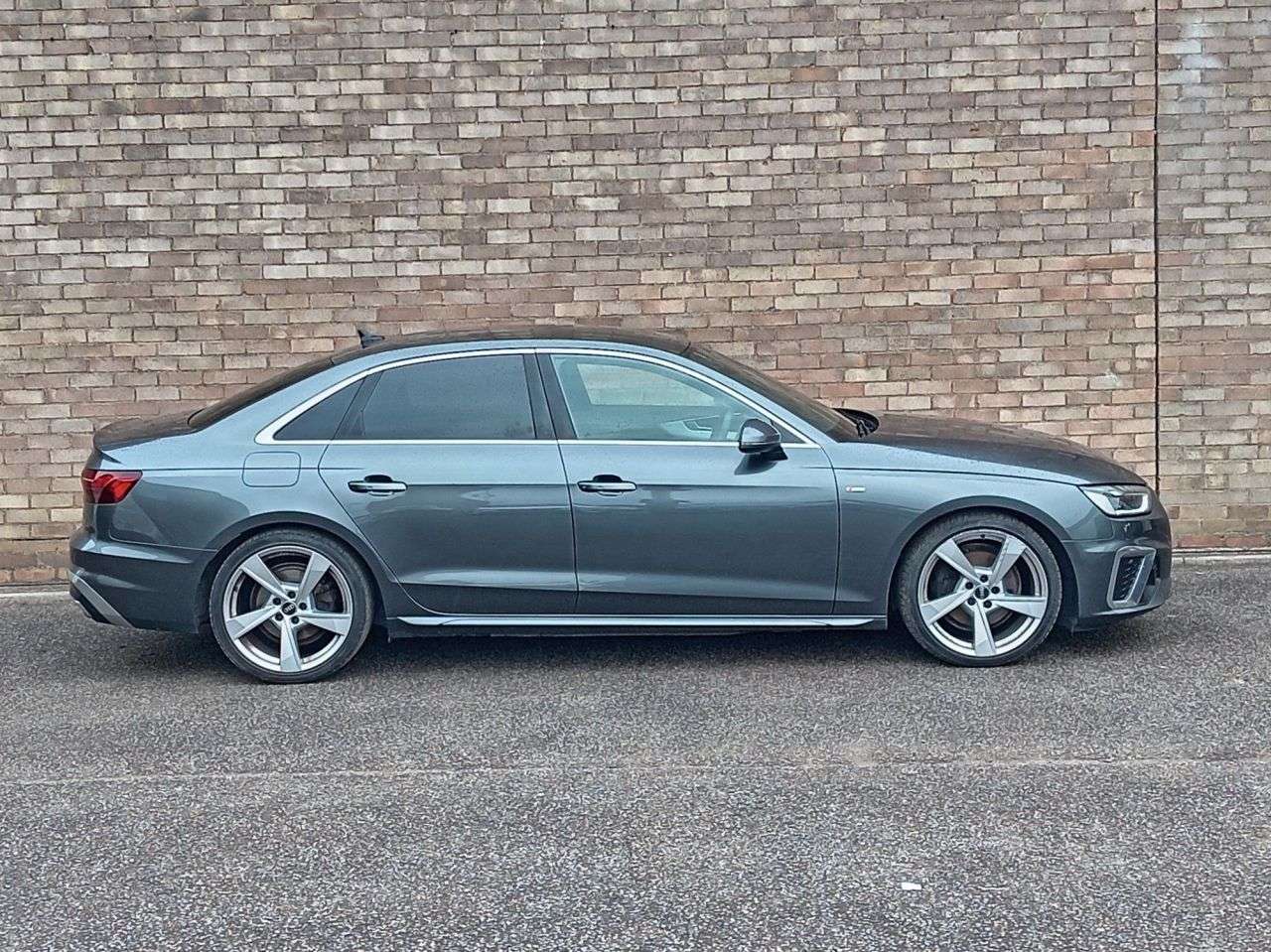 A 2022 AUDI A4 2.0 TFSI 35 S line Saloon 4dr Petrol S Tronic Euro 6 (s/s) (150 ps) A 2022 AUDI A4 2.0 TFSI 35 S line Saloon 4dr Petrol S Tronic Euro 6 (s/s) (150 ps)
