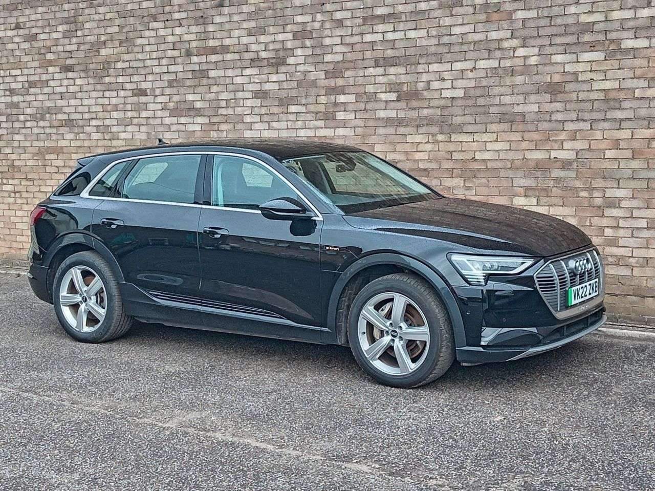 A 2022 AUDI E-TRON 50 Technik SUV 5dr Electric Auto quattro 71.2kWh (11kW Charger) (313 ps) A 2022 AUDI E-TRON 50 Technik SUV 5dr Electric Auto quattro 71.2kWh (11kW Charger) (313 ps)