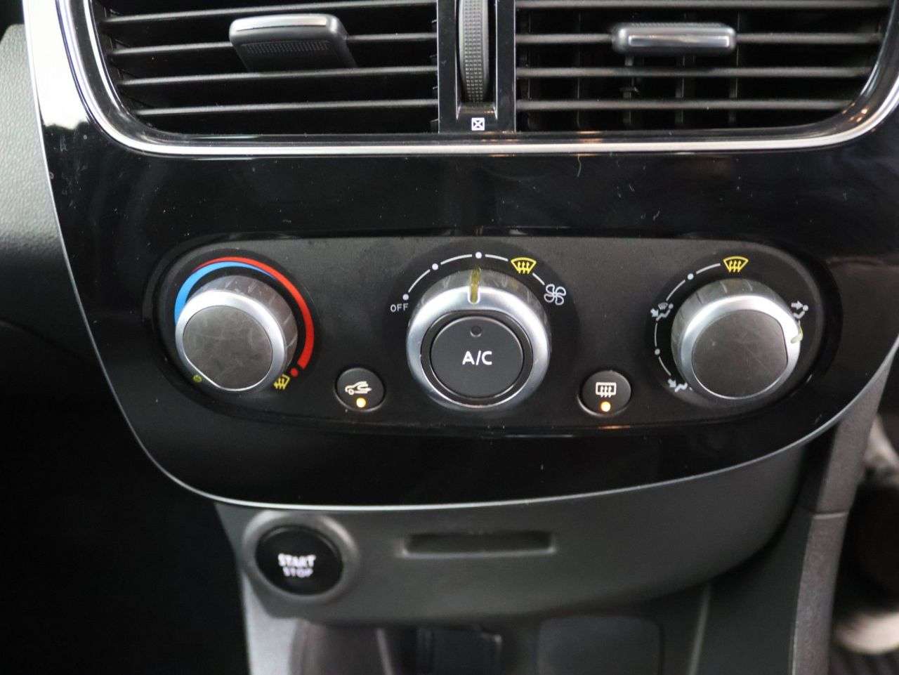2019 RENAULT CLIO 2019 RENAULT CLIO