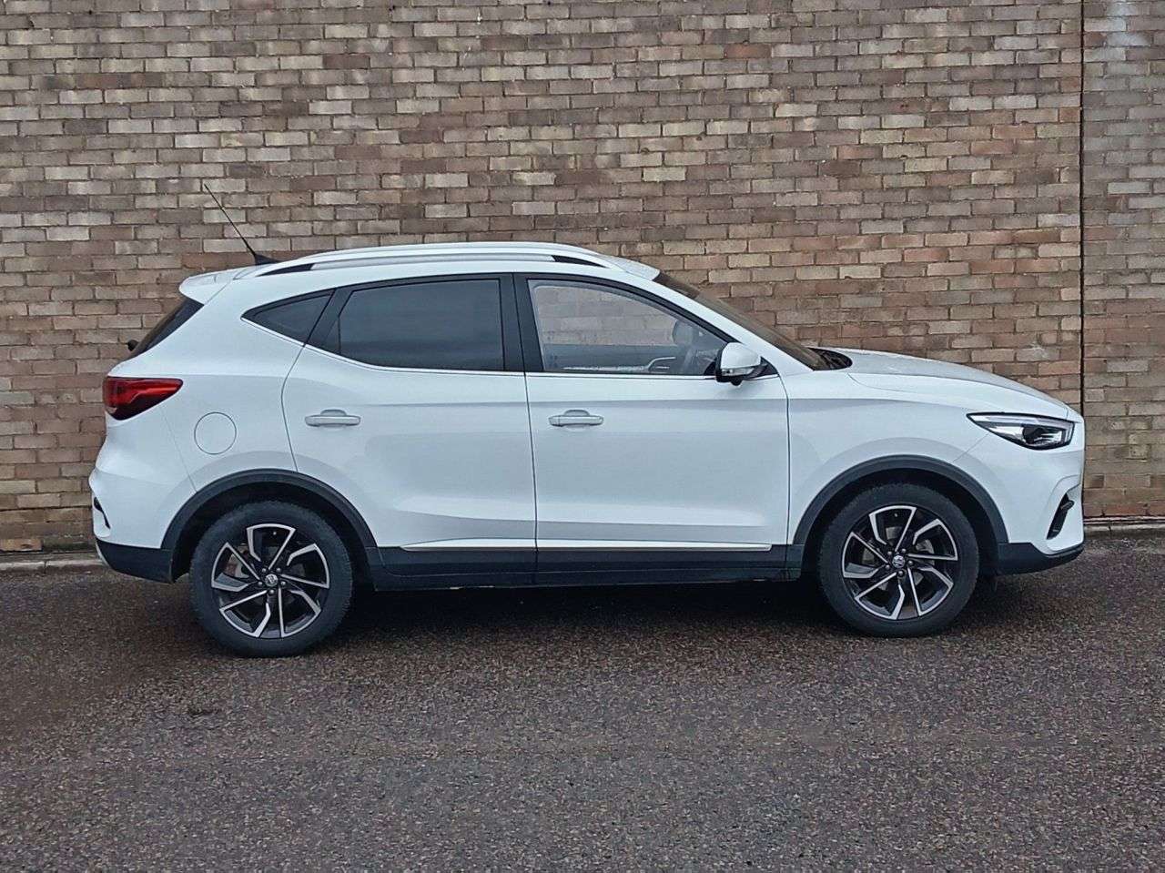 A 2023 MG MG ZS 1.5 VTi-TECH Exclusive SUV 5dr Petrol Manual Euro 6 (s/s) (106 ps) A 2023 MG MG ZS 1.5 VTi-TECH Exclusive SUV 5dr Petrol Manual Euro 6 (s/s) (106 ps)