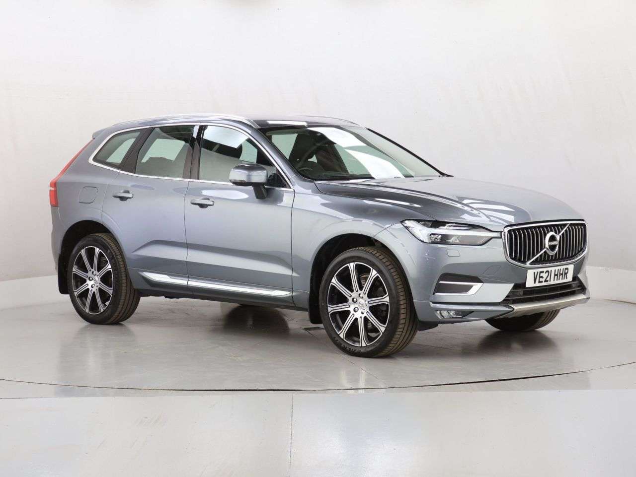 A 2021 VOLVO XC60 2.0 B4 MHEV Inscription Pro SUV 5dr Diesel Hybrid Auto AWD Euro 6 (s/s) (19 A 2021 VOLVO XC60 2.0 B4 MHEV Inscription Pro SUV 5dr Diesel Hybrid Auto AWD Euro 6 (s/s) (19
