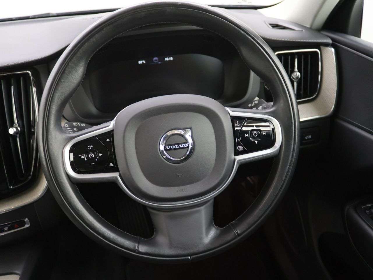 2021 VOLVO XC60 2021 VOLVO XC60