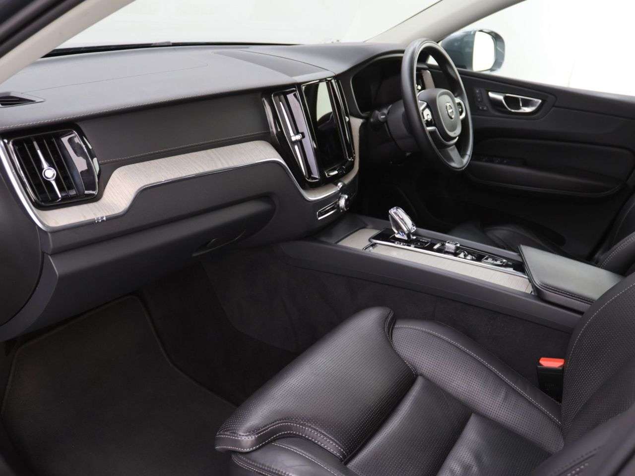 2021 VOLVO XC60 2021 VOLVO XC60