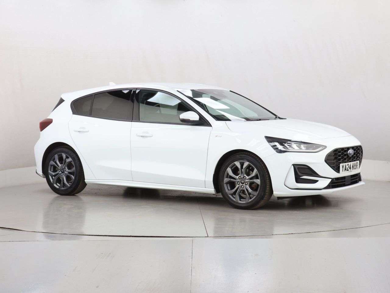 A 2024 FORD FOCUS 1.0T EcoBoost MHEV ST-Line Hatchback 5dr Petrol Hybrid Manual Euro 6 (s/s) A 2024 FORD FOCUS 1.0T EcoBoost MHEV ST-Line Hatchback 5dr Petrol Hybrid Manual Euro 6 (s/s)