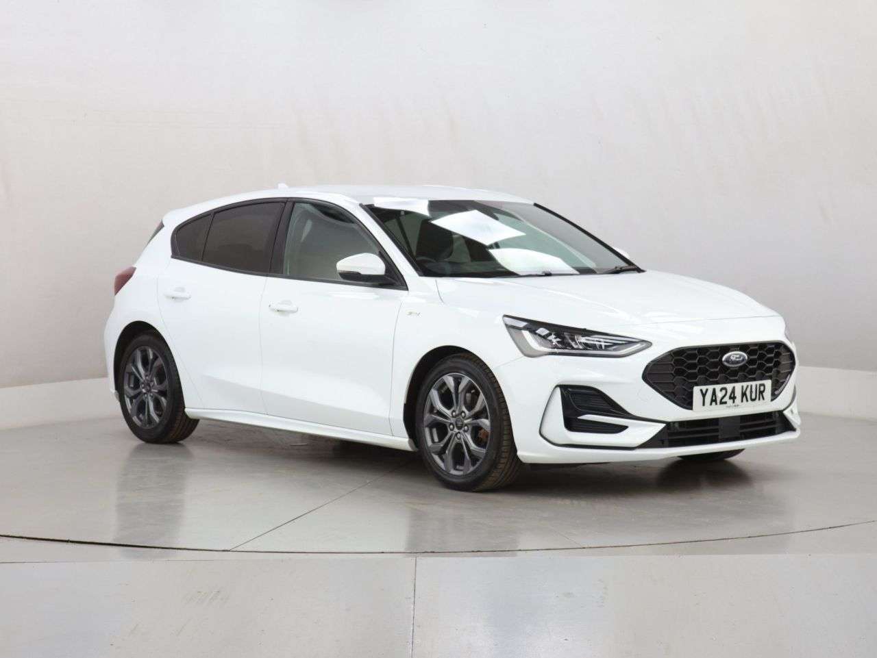 A 2024 FORD FOCUS 1.0T EcoBoost MHEV ST-Line Hatchback 5dr Petrol Hybrid Manual Euro 6 (s/s) A 2024 FORD FOCUS 1.0T EcoBoost MHEV ST-Line Hatchback 5dr Petrol Hybrid Manual Euro 6 (s/s)