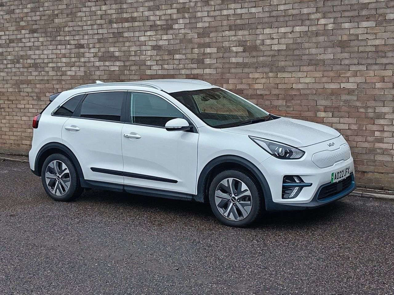A 2022 KIA NIRO 64kWh 2 SUV 5dr Electric Auto (201 bhp) A 2022 KIA NIRO 64kWh 2 SUV 5dr Electric Auto (201 bhp)