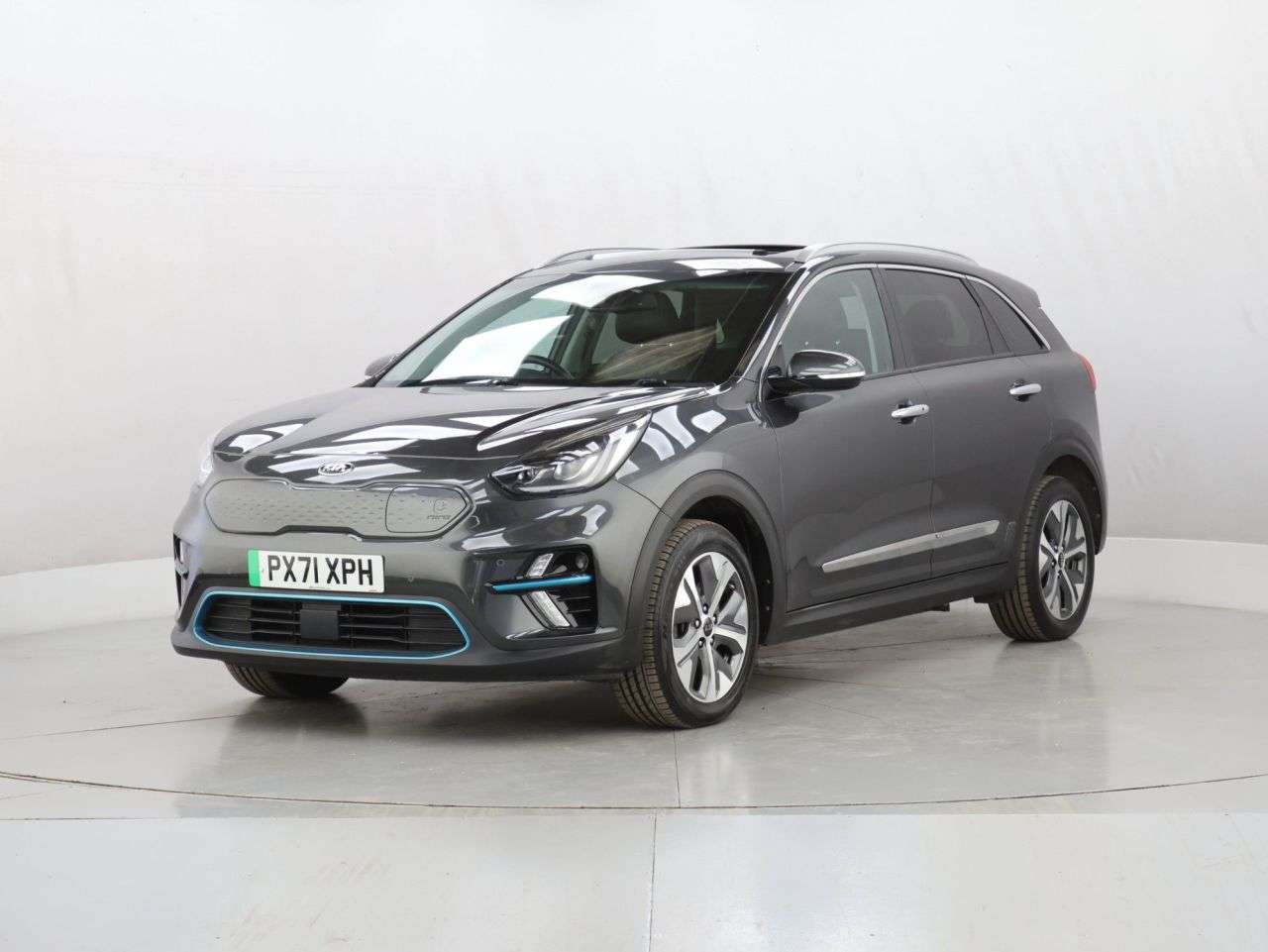 A 2021 KIA NIRO 64kWh 4+ SUV 5dr Electric Auto (201 bhp) A 2021 KIA NIRO 64kWh 4+ SUV 5dr Electric Auto (201 bhp)