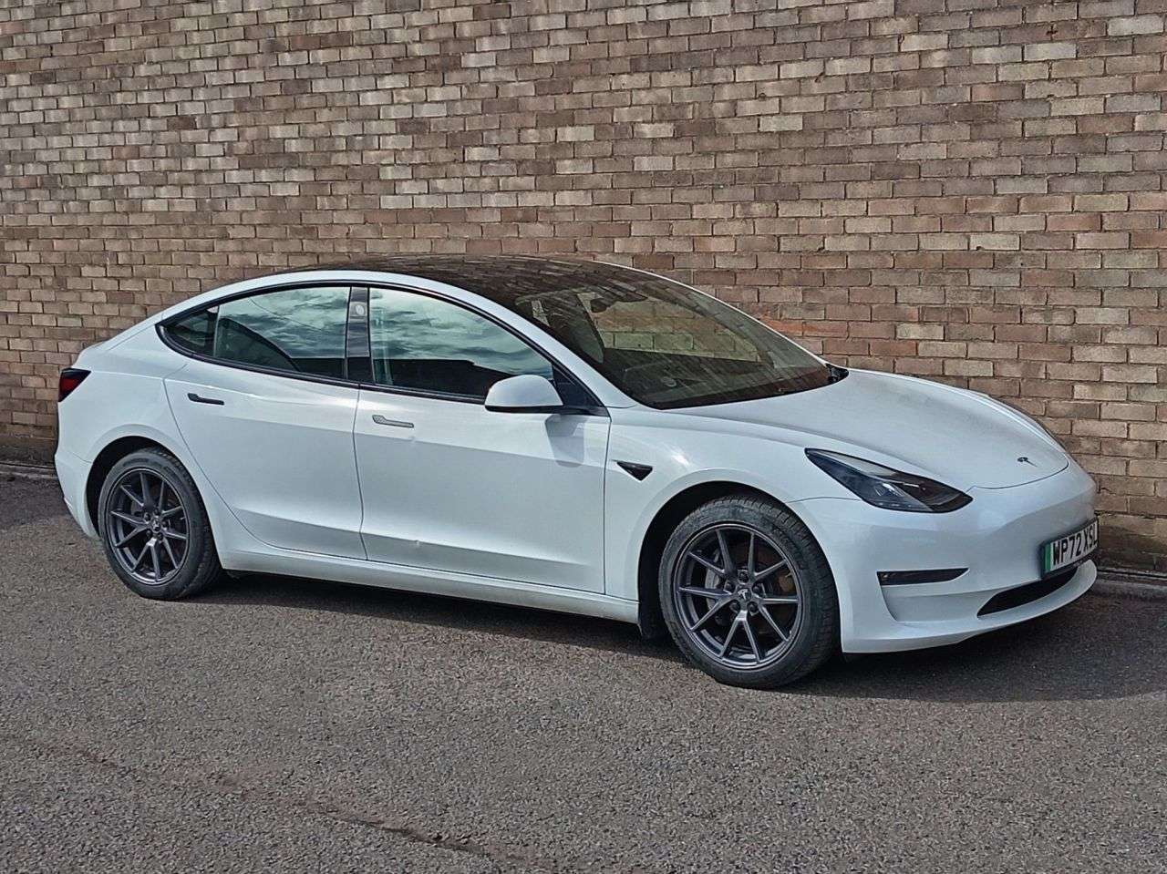 A 2022 TESLA MODEL 3 (Dual Motor) Long Range Saloon 4dr Electric Auto 4WDE (346 ps) A 2022 TESLA MODEL 3 (Dual Motor) Long Range Saloon 4dr Electric Auto 4WDE (346 ps)