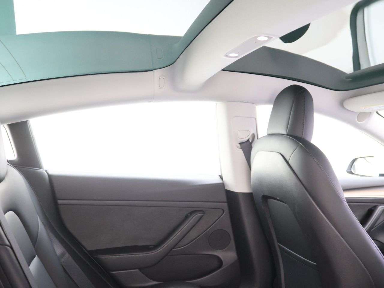 A 2022 TESLA MODEL 3 (Dual Motor) Long Range Saloon 4dr Electric Auto 4WDE (346 ps) A 2022 TESLA MODEL 3 (Dual Motor) Long Range Saloon 4dr Electric Auto 4WDE (346 ps)