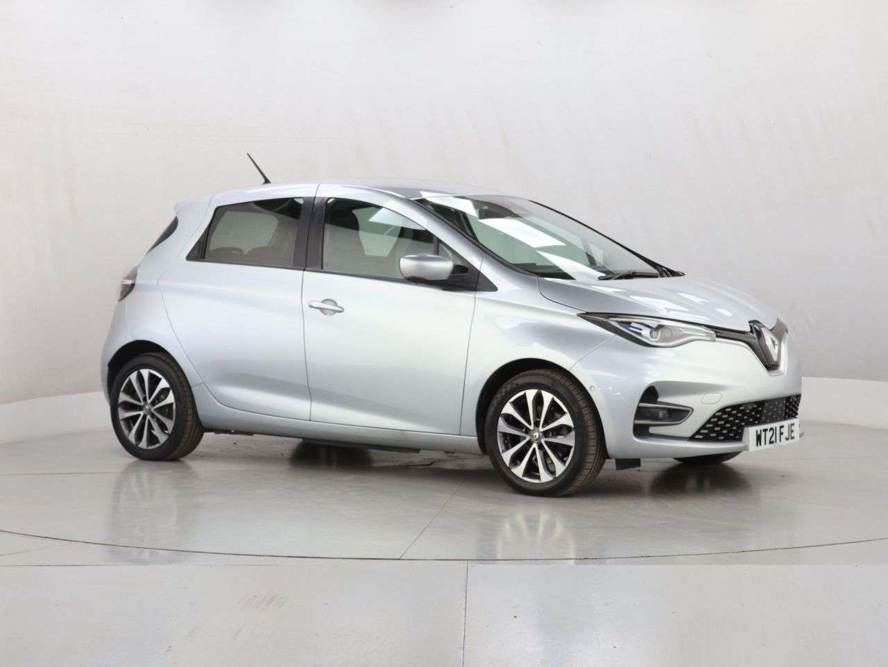 A 2021 RENAULT ZOE R135 EV50 52kWh GT Line Hatchback 5dr Electric Auto (Rapid Charge) (134 bhp A 2021 RENAULT ZOE R135 EV50 52kWh GT Line Hatchback 5dr Electric Auto (Rapid Charge) (134 bhp