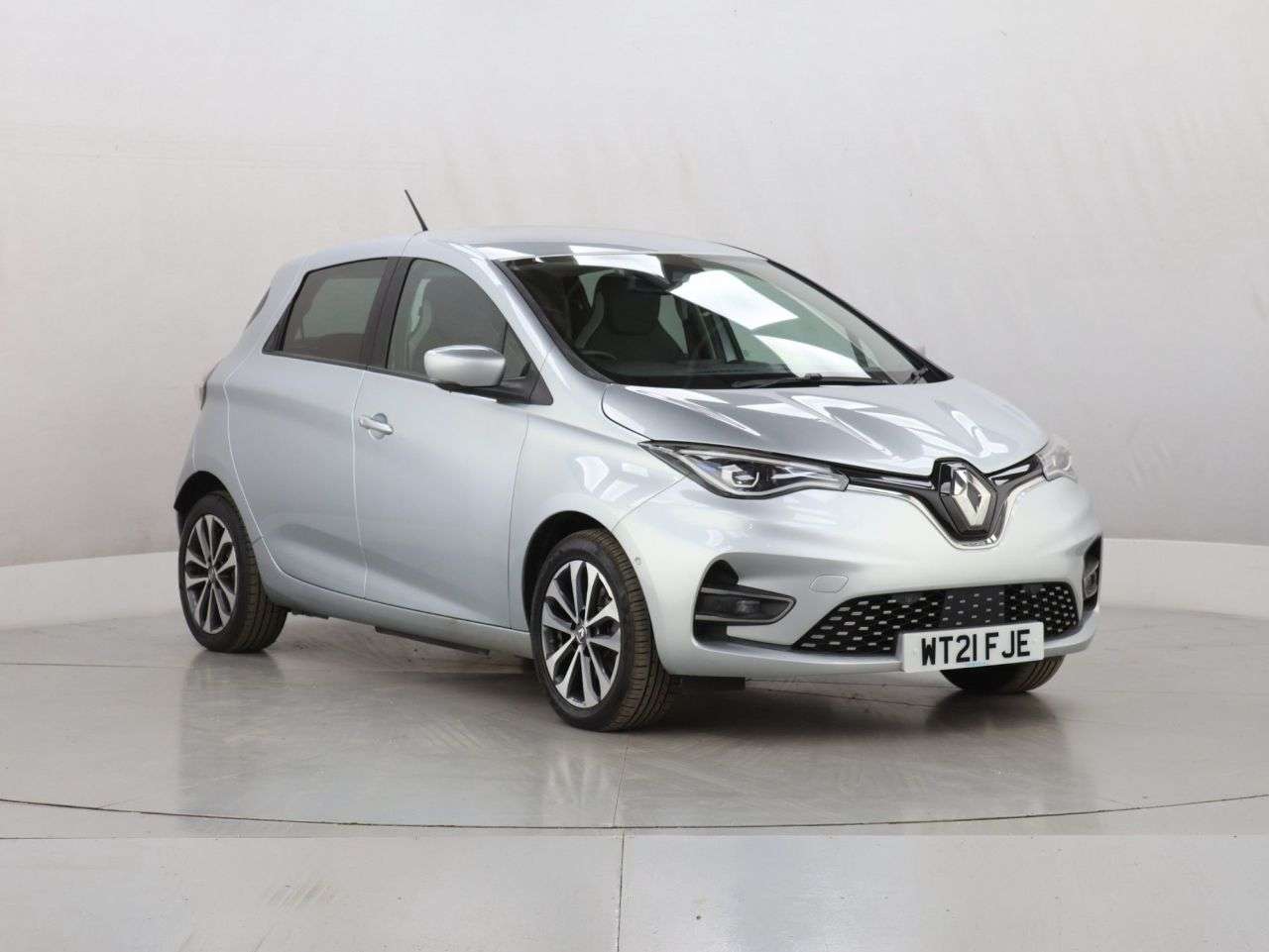 A 2021 RENAULT ZOE R135 EV50 52kWh GT Line Hatchback 5dr Electric Auto (Rapid Charge) (134 bhp A 2021 RENAULT ZOE R135 EV50 52kWh GT Line Hatchback 5dr Electric Auto (Rapid Charge) (134 bhp