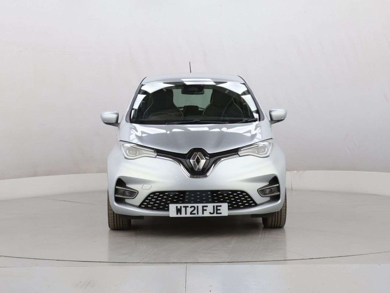 A 2021 RENAULT ZOE R135 EV50 52kWh GT Line Hatchback 5dr Electric Auto (Rapid Charge) (134 bhp A 2021 RENAULT ZOE R135 EV50 52kWh GT Line Hatchback 5dr Electric Auto (Rapid Charge) (134 bhp