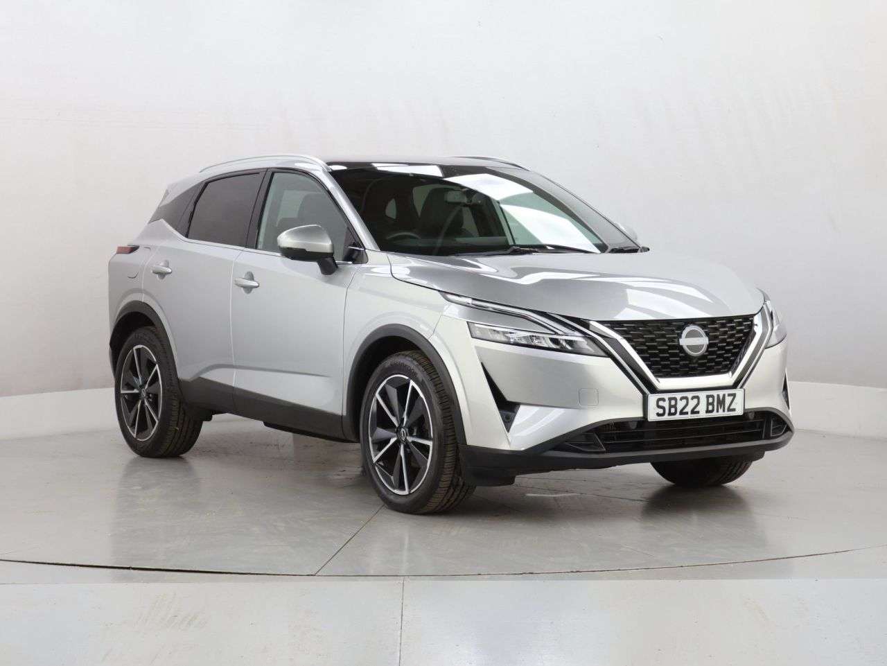 A 2022 NISSAN QASHQAI 1.3 DIG-T MHEV Tekna SUV 5dr Petrol Hybrid Manual Euro 6 (s/s) (140 ps) A 2022 NISSAN QASHQAI 1.3 DIG-T MHEV Tekna SUV 5dr Petrol Hybrid Manual Euro 6 (s/s) (140 ps)