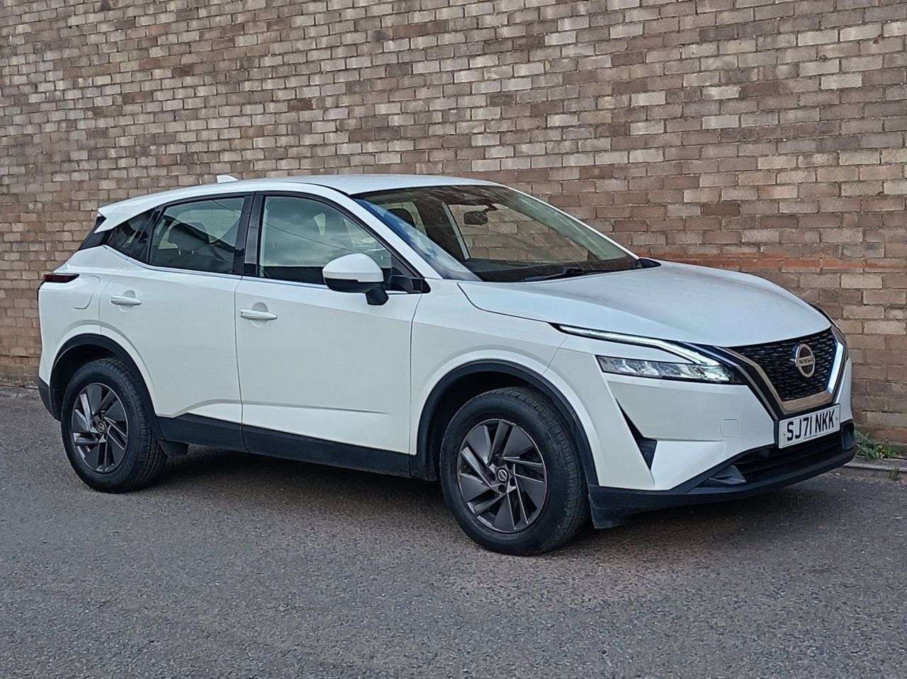 A 2021 NISSAN QASHQAI 1.3 DIG-T MHEV Acenta Premium SUV 5dr Petrol Hybrid Manual Euro 6 (s/s) (14 A 2021 NISSAN QASHQAI 1.3 DIG-T MHEV Acenta Premium SUV 5dr Petrol Hybrid Manual Euro 6 (s/s) (14