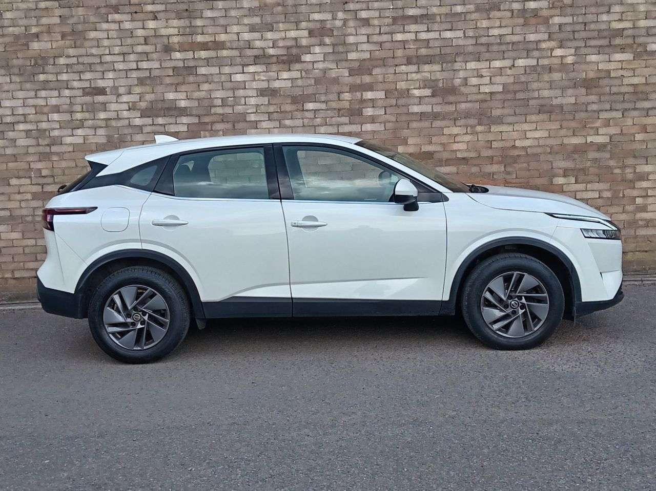 A 2021 NISSAN QASHQAI 1.3 DIG-T MHEV Acenta Premium SUV 5dr Petrol Hybrid Manual Euro 6 (s/s) (14 A 2021 NISSAN QASHQAI 1.3 DIG-T MHEV Acenta Premium SUV 5dr Petrol Hybrid Manual Euro 6 (s/s) (14
