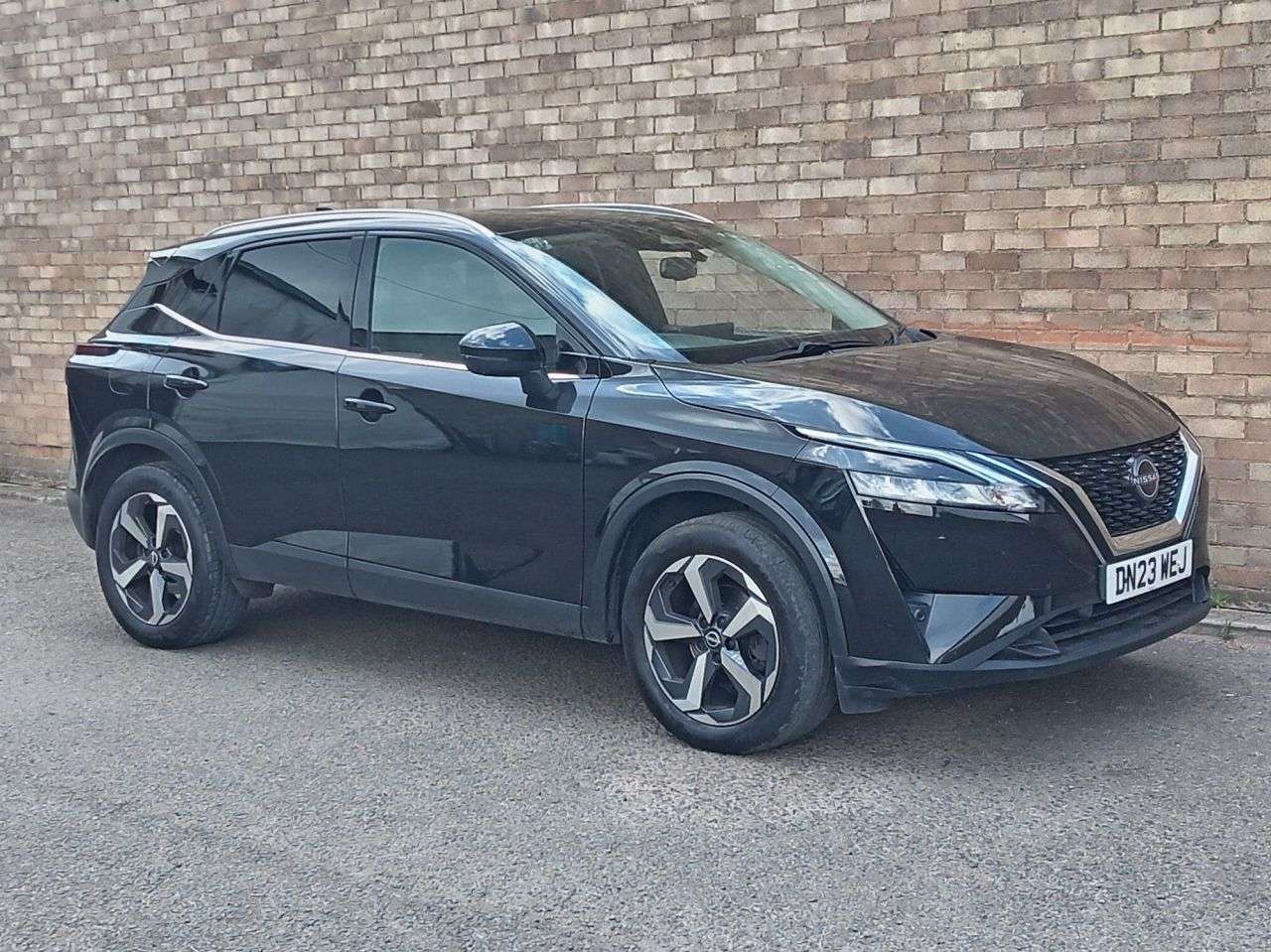 A 2023 NISSAN QASHQAI 1.3 DIG-T MHEV N-Connecta SUV 5dr Petrol Hybrid Manual Euro 6 (s/s) (140 ps A 2023 NISSAN QASHQAI 1.3 DIG-T MHEV N-Connecta SUV 5dr Petrol Hybrid Manual Euro 6 (s/s) (140 ps