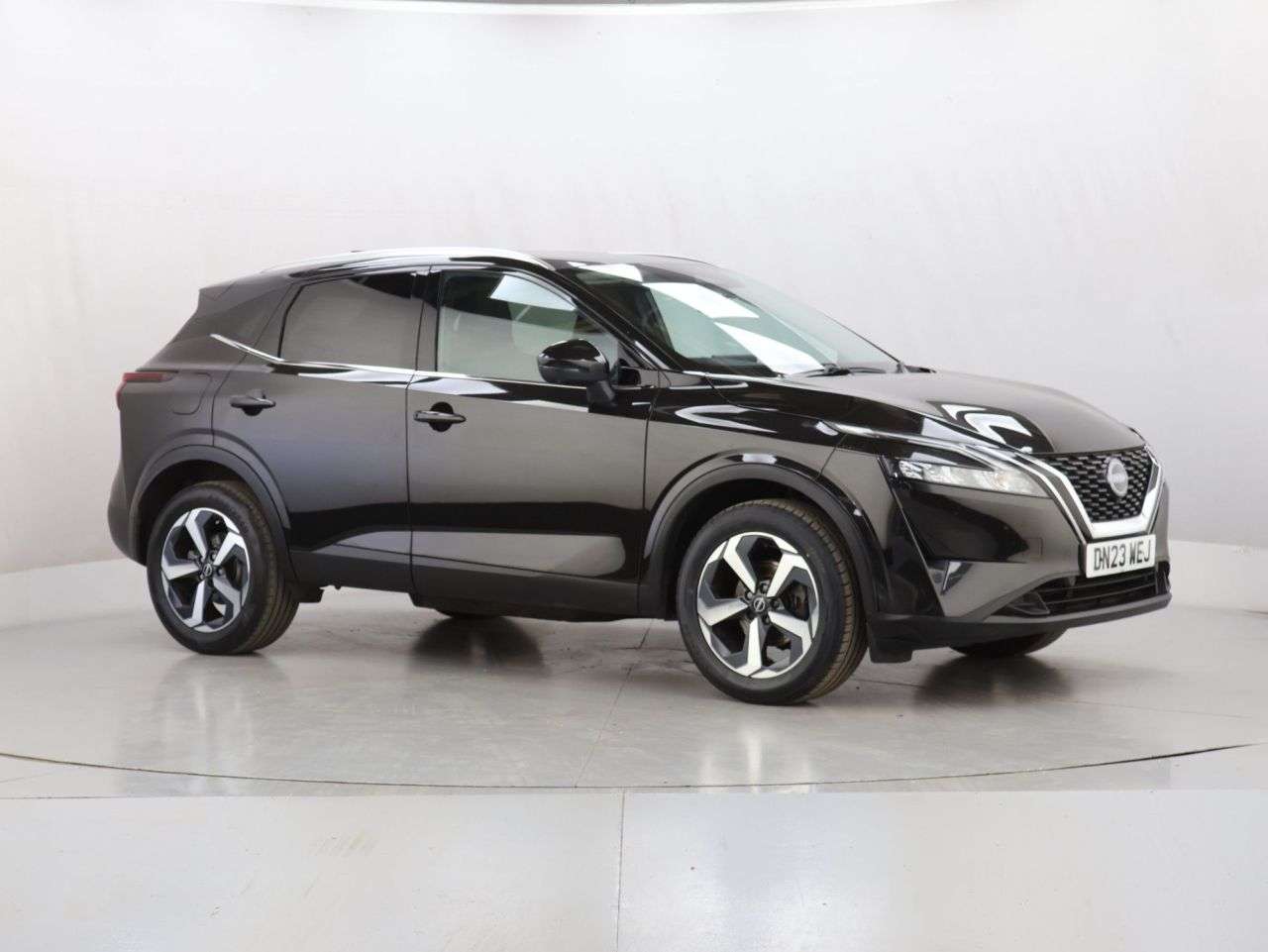 A 2023 NISSAN QASHQAI 1.3 DIG-T MHEV N-Connecta SUV 5dr Petrol Hybrid Manual Euro 6 (s/s) (140 ps A 2023 NISSAN QASHQAI 1.3 DIG-T MHEV N-Connecta SUV 5dr Petrol Hybrid Manual Euro 6 (s/s) (140 ps