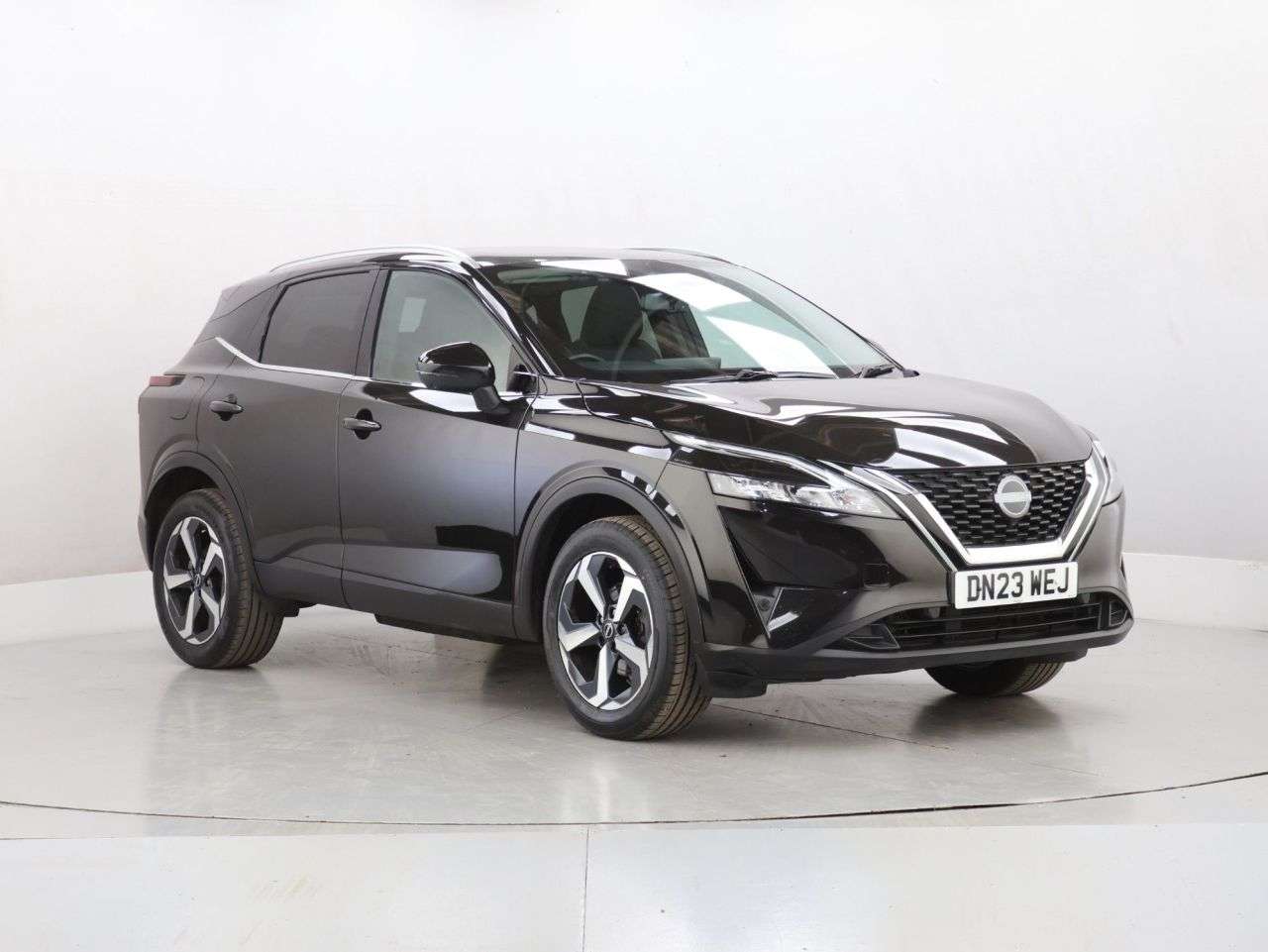 A 2023 NISSAN QASHQAI 1.3 DIG-T MHEV N-Connecta SUV 5dr Petrol Hybrid Manual Euro 6 (s/s) (140 ps A 2023 NISSAN QASHQAI 1.3 DIG-T MHEV N-Connecta SUV 5dr Petrol Hybrid Manual Euro 6 (s/s) (140 ps