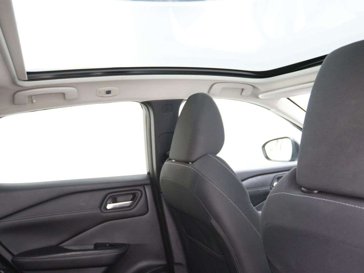 A 2023 NISSAN QASHQAI 1.3 DIG-T MHEV N-Connecta SUV 5dr Petrol Hybrid Manual Euro 6 (s/s) (140 ps A 2023 NISSAN QASHQAI 1.3 DIG-T MHEV N-Connecta SUV 5dr Petrol Hybrid Manual Euro 6 (s/s) (140 ps