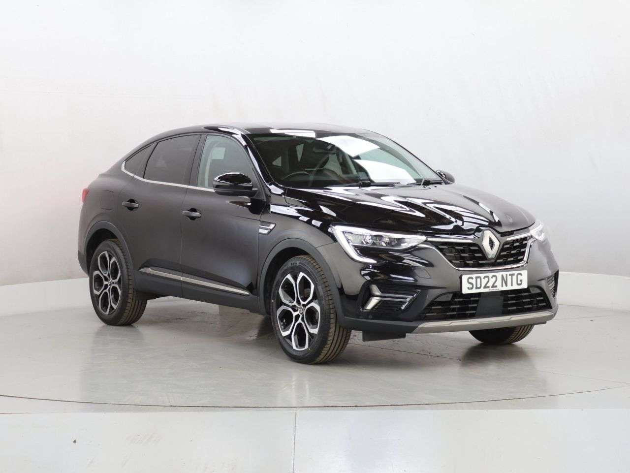 A 2022 RENAULT ARKANA 1.3 TCe MHEV S Edition SUV 5dr Petrol EDC 2WD Euro 6 (s/s) (140 ps) A 2022 RENAULT ARKANA 1.3 TCe MHEV S Edition SUV 5dr Petrol EDC 2WD Euro 6 (s/s) (140 ps)