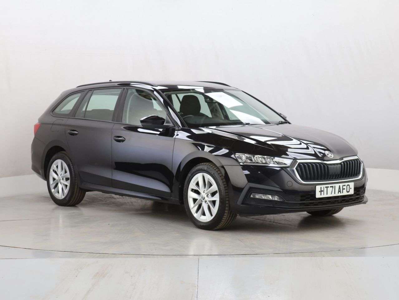 A 2022 SKODA OCTAVIA 1.4 TSI iV 13kWh SE Technology Estate 5dr Petrol Plug-in Hybrid DSG Euro 6 A 2022 SKODA OCTAVIA 1.4 TSI iV 13kWh SE Technology Estate 5dr Petrol Plug-in Hybrid DSG Euro 6