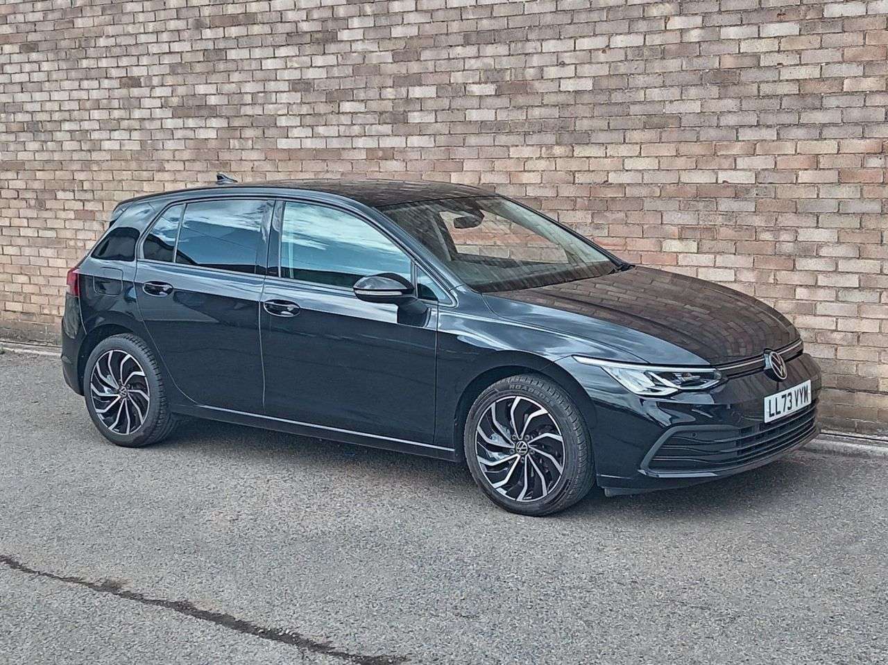 A 2023 VOLKSWAGEN GOLF 1.5 TSI Life Hatchback 5dr Petrol Manual Euro 6 (s/s) (130 ps) A 2023 VOLKSWAGEN GOLF 1.5 TSI Life Hatchback 5dr Petrol Manual Euro 6 (s/s) (130 ps)