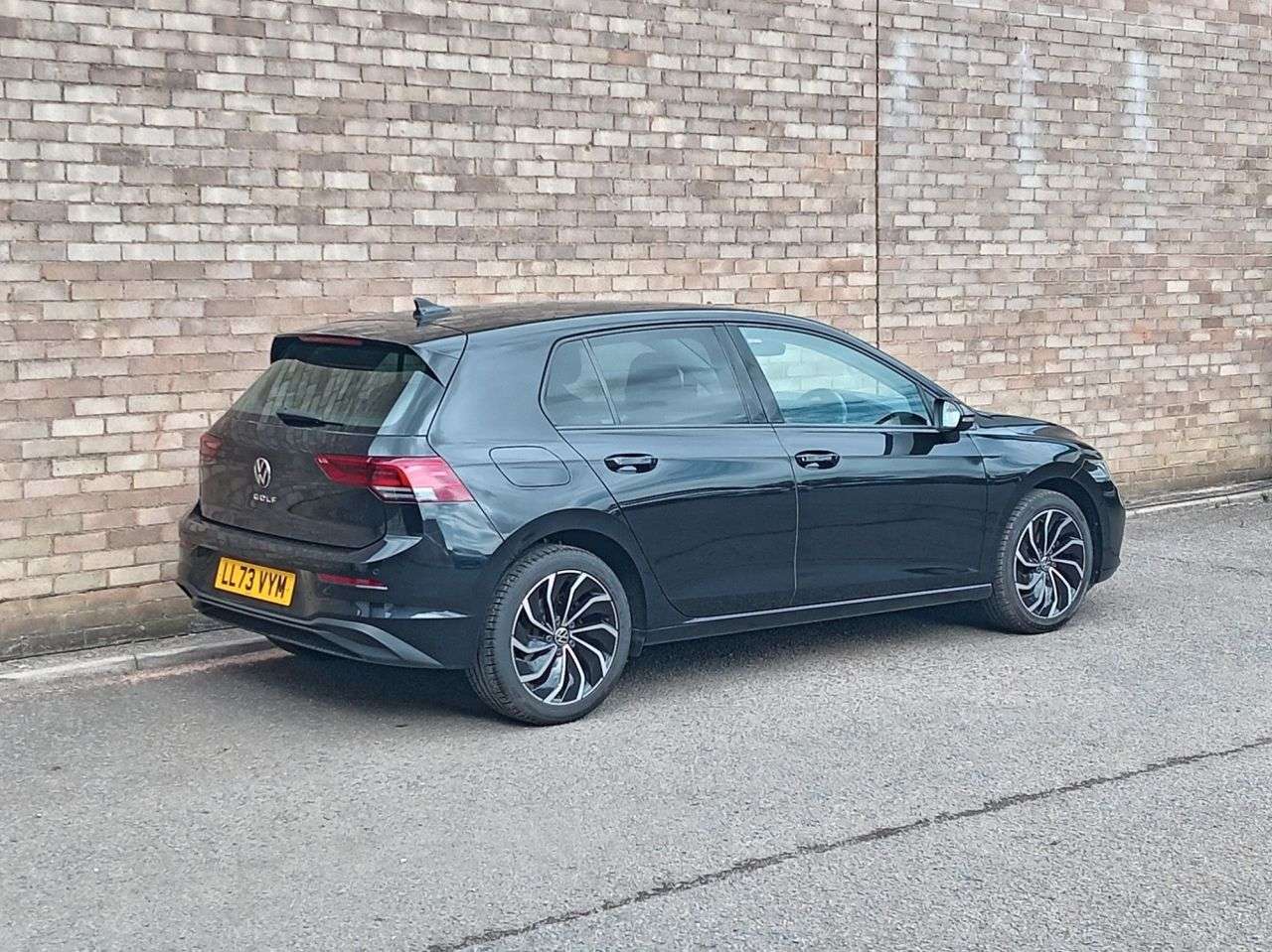 A 2023 VOLKSWAGEN GOLF 1.5 TSI Life Hatchback 5dr Petrol Manual Euro 6 (s/s) (130 ps) A 2023 VOLKSWAGEN GOLF 1.5 TSI Life Hatchback 5dr Petrol Manual Euro 6 (s/s) (130 ps)