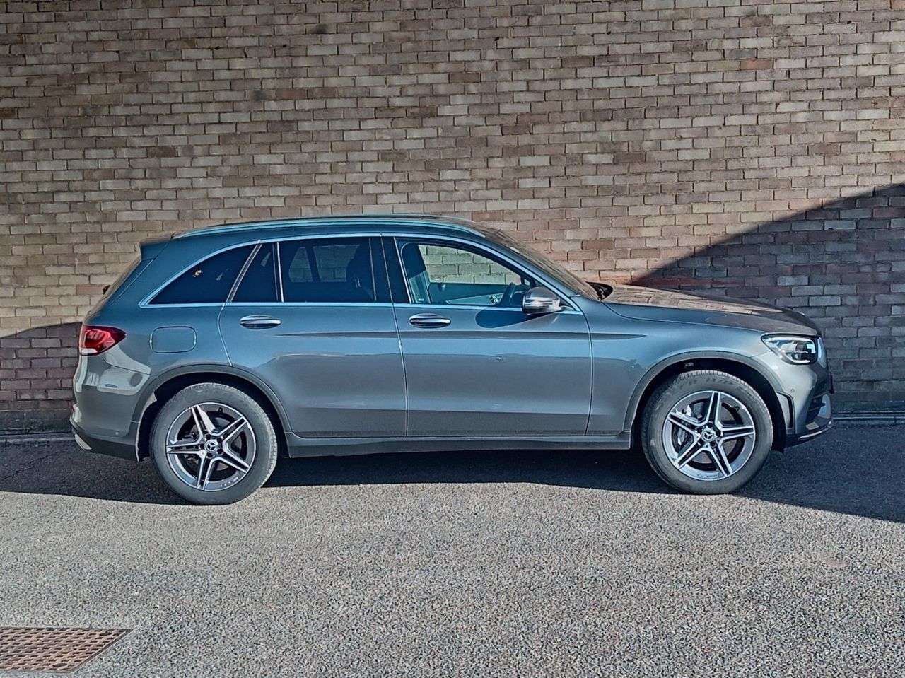 A 2022 MERCEDES-BENZ GLC CLASS 2.0 GLC300h MHEV AMG Line SUV 5dr Petrol Hybrid G-Tronic+ 4MATIC Euro 6 (s/ A 2022 MERCEDES-BENZ GLC CLASS 2.0 GLC300h MHEV AMG Line SUV 5dr Petrol Hybrid G-Tronic+ 4MATIC Euro 6 (s/