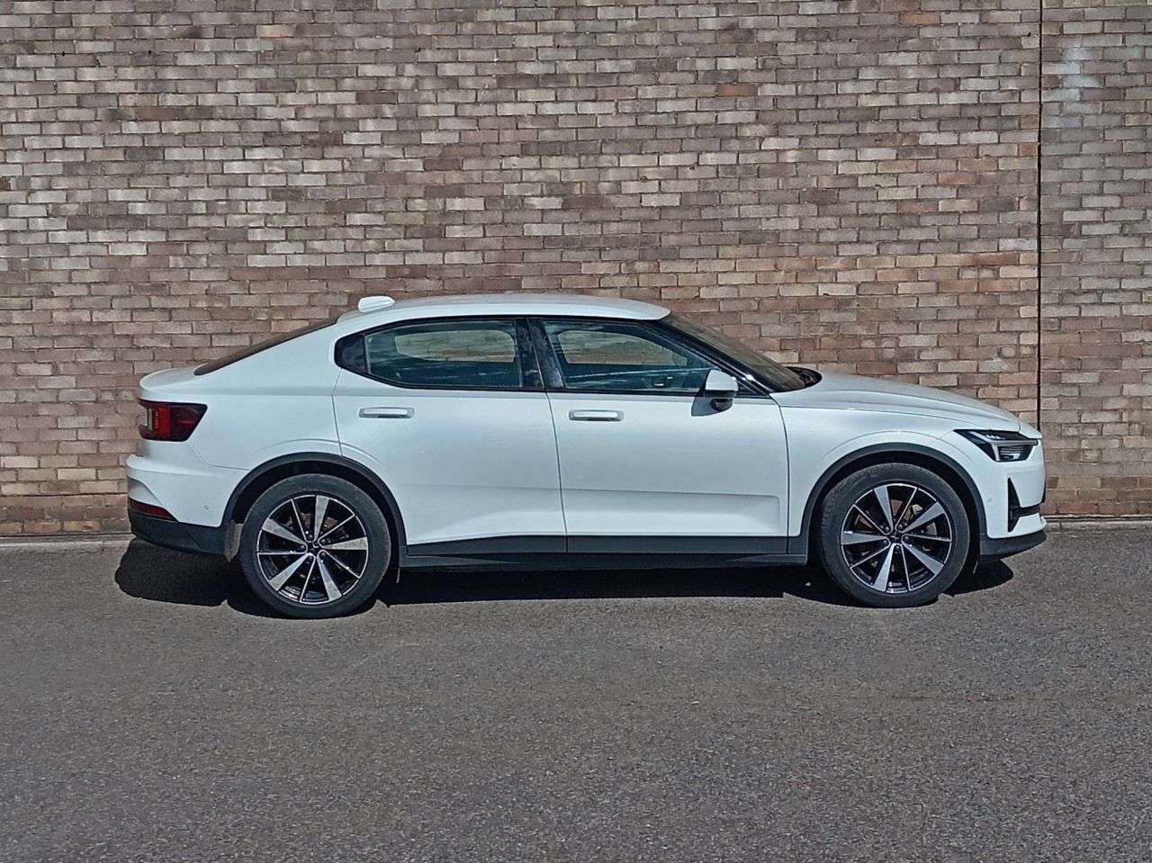 A 2022 POLESTAR POLESTAR 2 Single Motor 69kWh Standard Range Fastback 5dr Electric Auto FWD (231 ps) A 2022 POLESTAR POLESTAR 2 Single Motor 69kWh Standard Range Fastback 5dr Electric Auto FWD (231 ps)