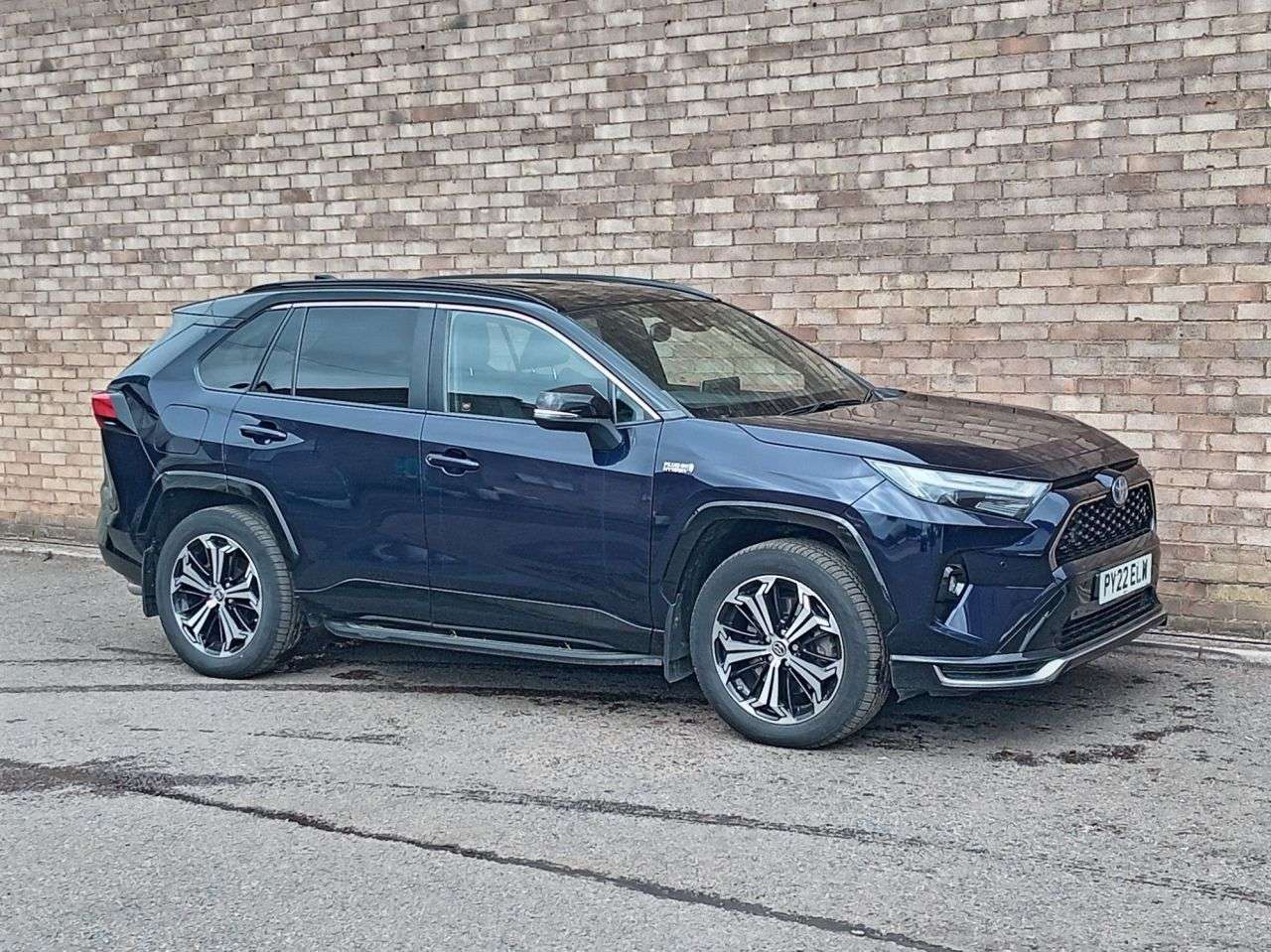 A 2022 TOYOTA RAV4 2.5 VVT 18.1kWh Dynamic SUV 5dr Petrol Plug-in Hybrid CVT 4WD Euro 6 (s/s) A 2022 TOYOTA RAV4 2.5 VVT 18.1kWh Dynamic SUV 5dr Petrol Plug-in Hybrid CVT 4WD Euro 6 (s/s)