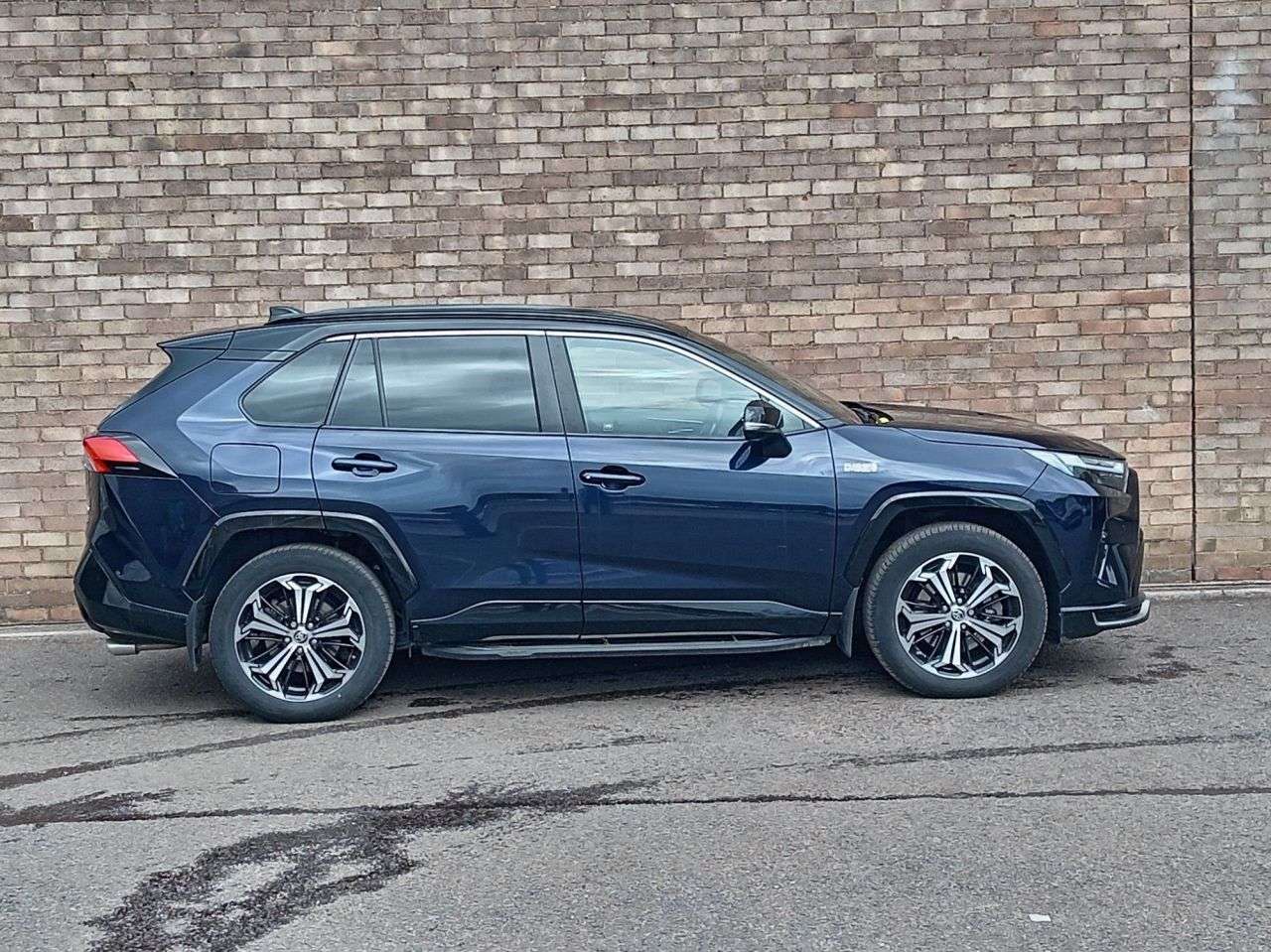 A 2022 TOYOTA RAV4 2.5 VVT 18.1kWh Dynamic SUV 5dr Petrol Plug-in Hybrid CVT 4WD Euro 6 (s/s) A 2022 TOYOTA RAV4 2.5 VVT 18.1kWh Dynamic SUV 5dr Petrol Plug-in Hybrid CVT 4WD Euro 6 (s/s)