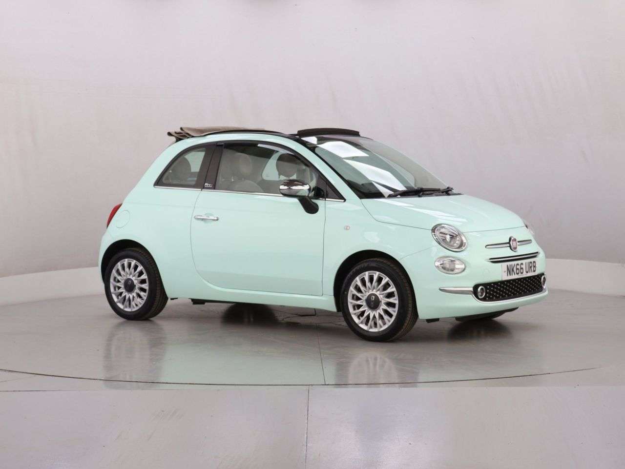 A 2016 FIAT 500C 1.2 ECO Lounge Convertible 2dr Petrol Manual Euro 6 (s/s) (69 bhp) A 2016 FIAT 500C 1.2 ECO Lounge Convertible 2dr Petrol Manual Euro 6 (s/s) (69 bhp)
