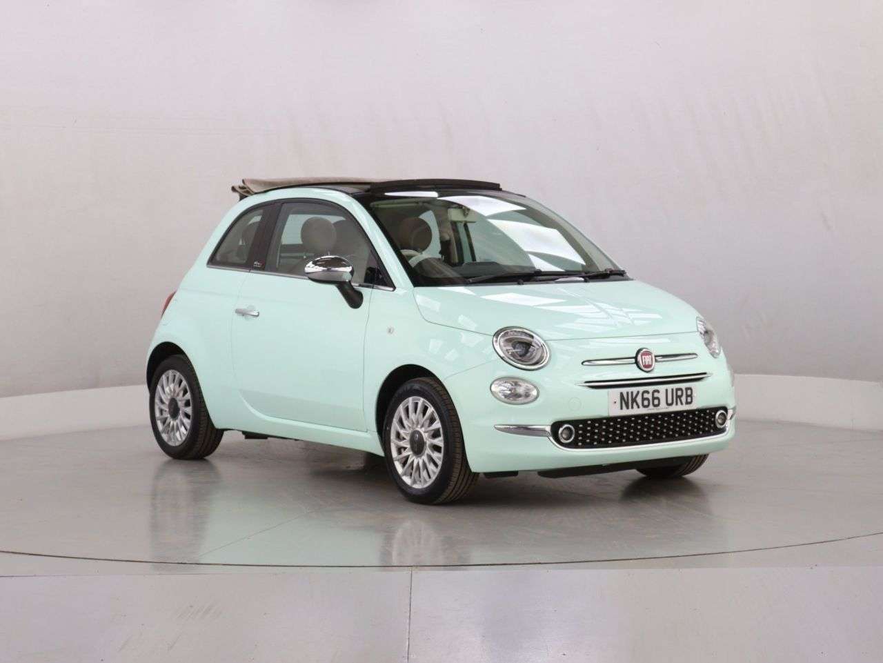 A 2016 FIAT 500C 1.2 ECO Lounge Convertible 2dr Petrol Manual Euro 6 (s/s) (69 bhp) A 2016 FIAT 500C 1.2 ECO Lounge Convertible 2dr Petrol Manual Euro 6 (s/s) (69 bhp)