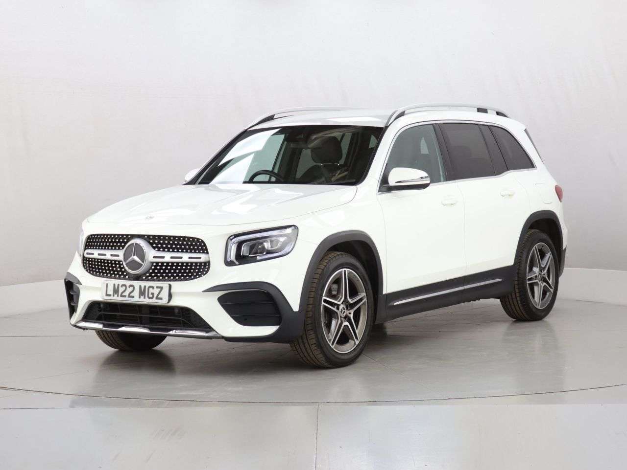 A 2022 MERCEDES-BENZ GLB CLASS 1.3 GLB200 AMG Line SUV 5dr Petrol 7G-DCT Euro 6 (s/s) (163 ps) A 2022 MERCEDES-BENZ GLB CLASS 1.3 GLB200 AMG Line SUV 5dr Petrol 7G-DCT Euro 6 (s/s) (163 ps)