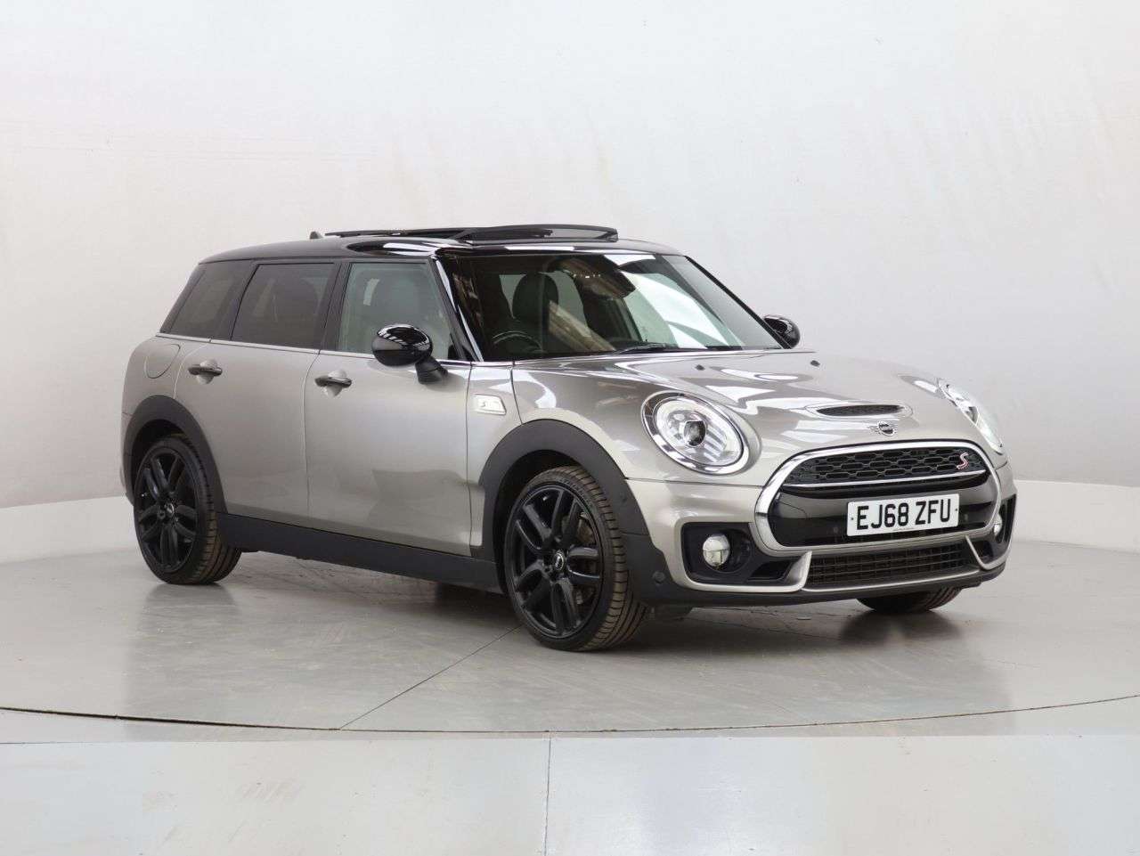 A 2018 MINI CLUBMAN 2.0 Cooper S Sport Estate 6dr Petrol Steptronic Euro 6 (s/s) (192 ps) A 2018 MINI CLUBMAN 2.0 Cooper S Sport Estate 6dr Petrol Steptronic Euro 6 (s/s) (192 ps)
