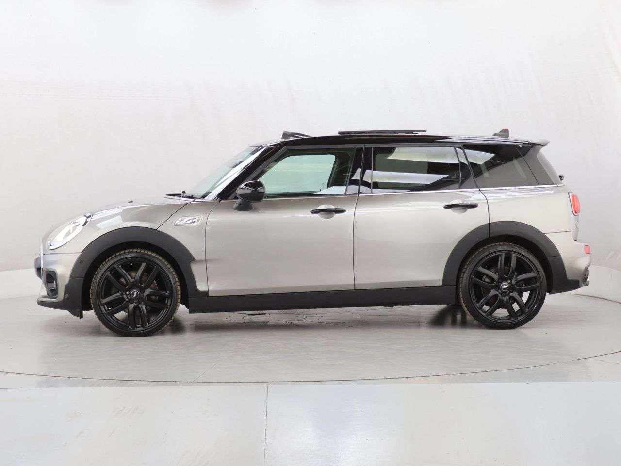 2018 MINI CLUBMAN 2018 MINI CLUBMAN