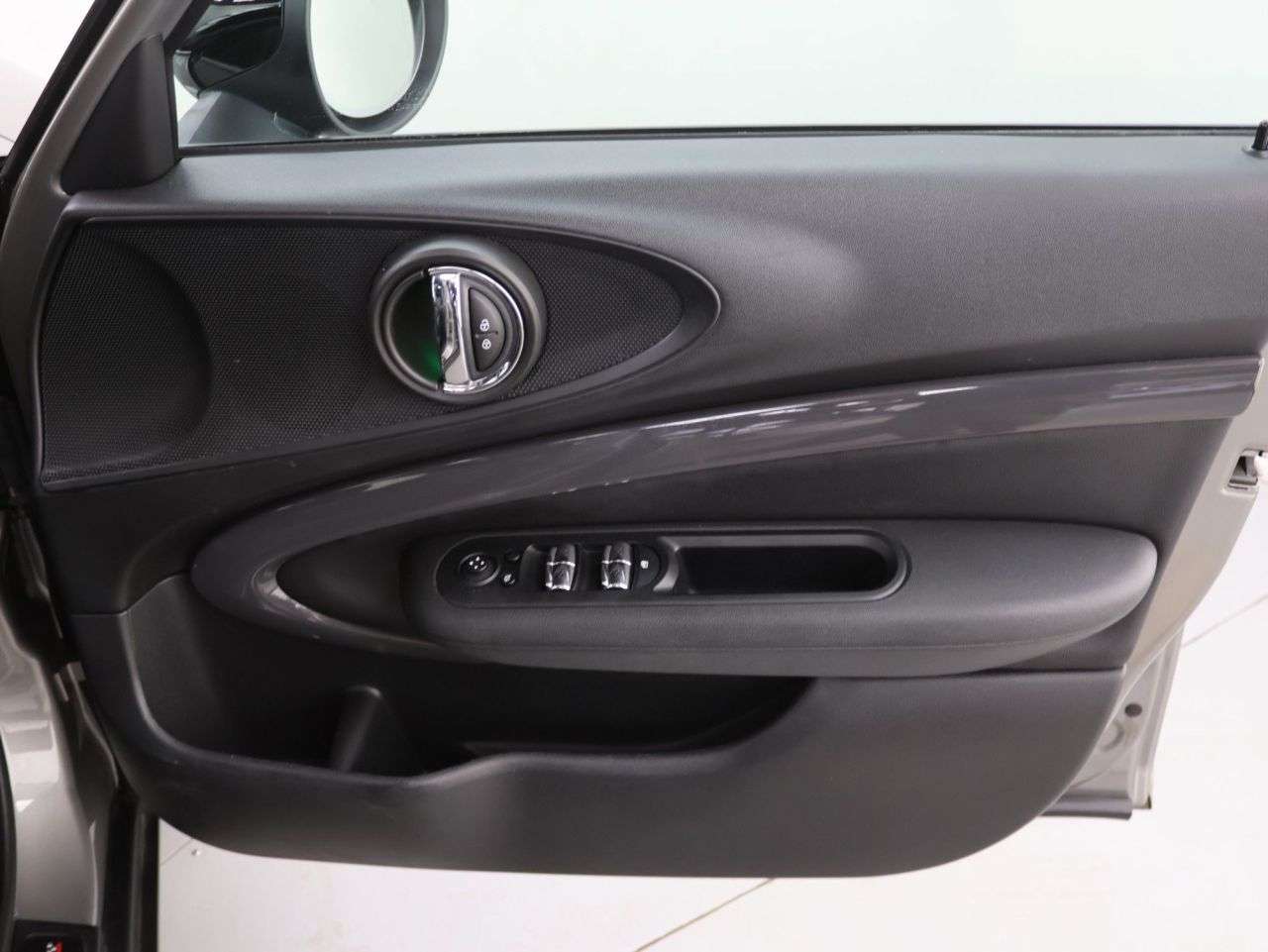 2018 MINI CLUBMAN 2018 MINI CLUBMAN