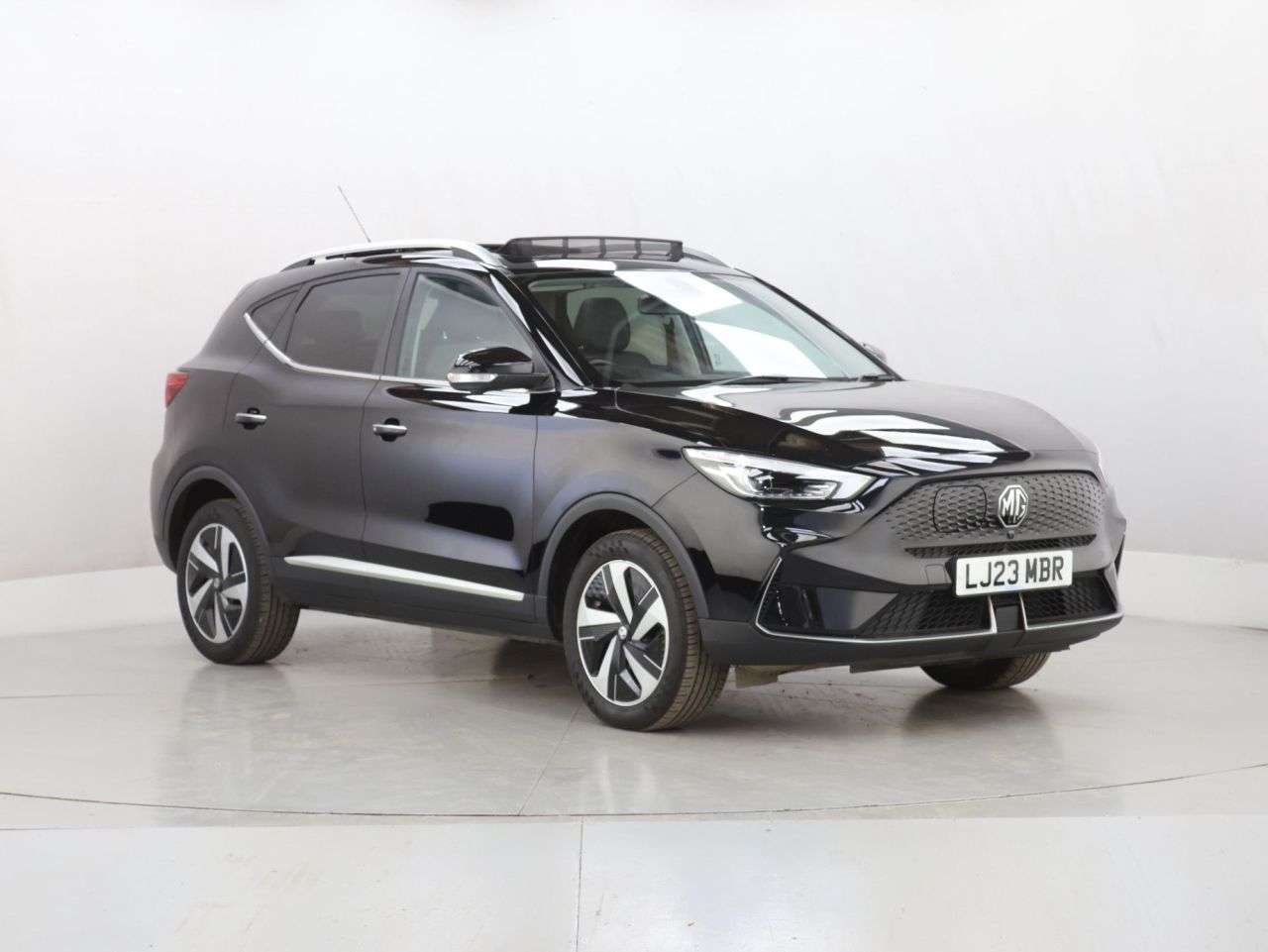 A 2023 MG MG ZS 72.6kWh Trophy Long Range SUV 5dr Electric Auto (156 ps) A 2023 MG MG ZS 72.6kWh Trophy Long Range SUV 5dr Electric Auto (156 ps)