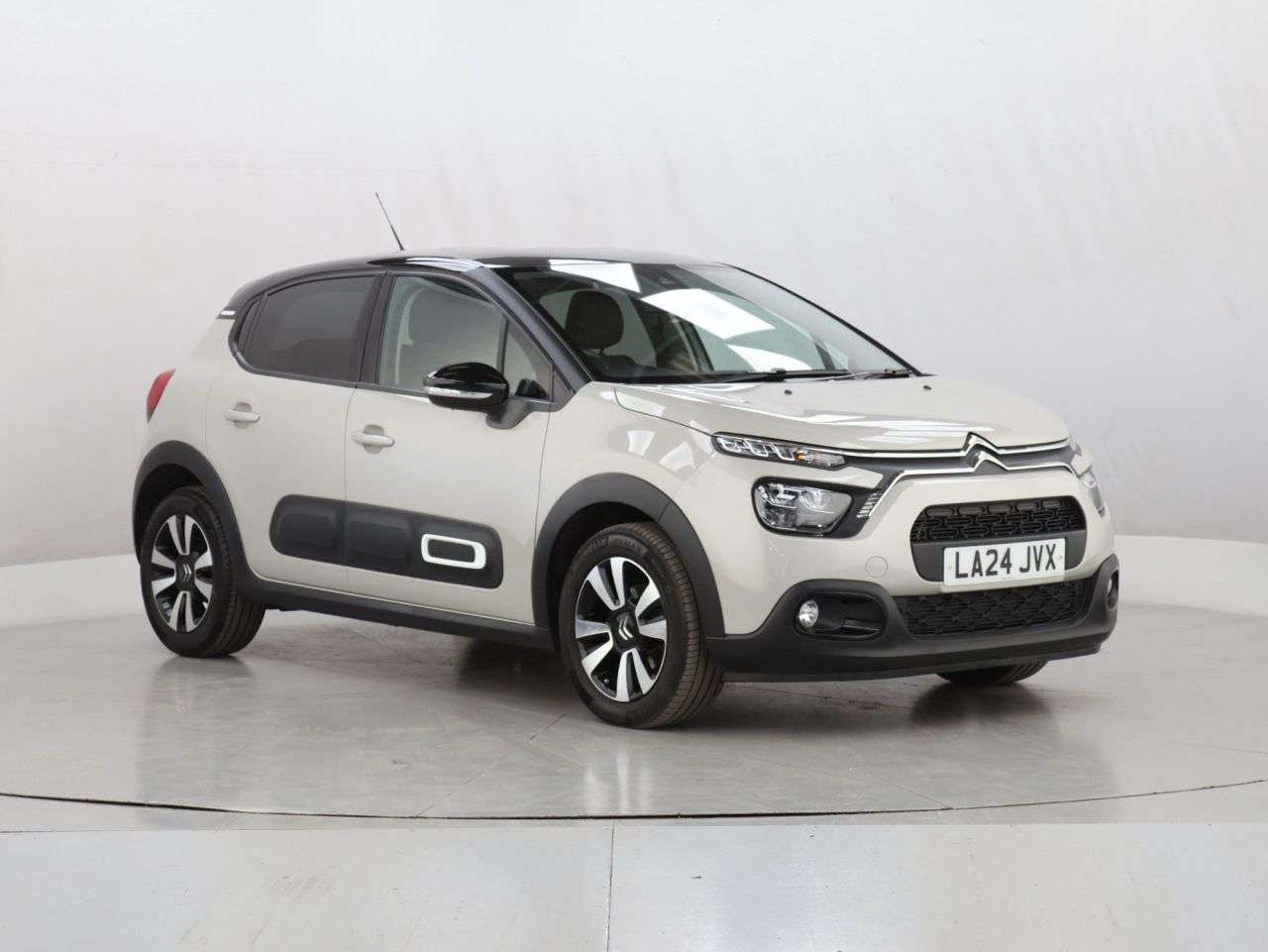 A 2024 CITROEN C3 1.2 PureTech PLUS Hatchback 5dr Petrol Manual Euro 6 (s/s) (83 ps) A 2024 CITROEN C3 1.2 PureTech PLUS Hatchback 5dr Petrol Manual Euro 6 (s/s) (83 ps)