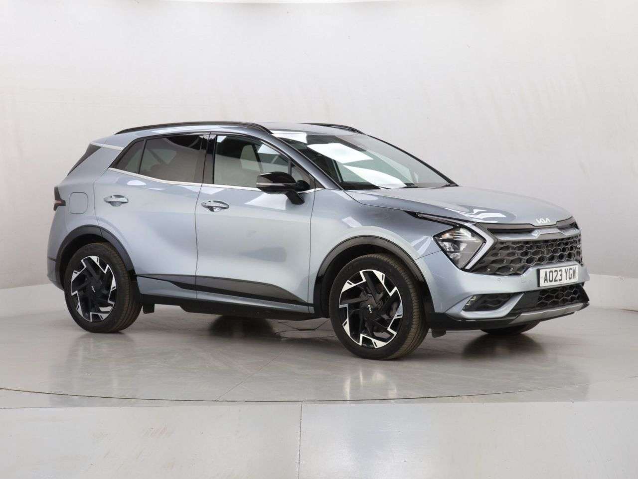 A 2023 KIA SPORTAGE 1.6 T-GDi 13.8kWh GT-Line SUV 5dr Petrol Plug-in Hybrid Auto AWD Euro 6 (s/ A 2023 KIA SPORTAGE 1.6 T-GDi 13.8kWh GT-Line SUV 5dr Petrol Plug-in Hybrid Auto AWD Euro 6 (s/
