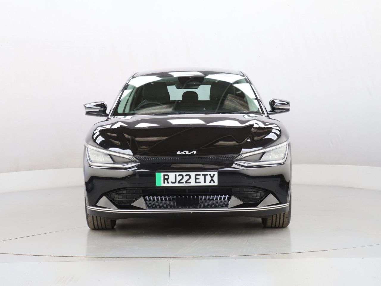 A 2022 KIA EV6 77.4kWh Air Hatchback 5dr Electric Auto (225 bhp) A 2022 KIA EV6 77.4kWh Air Hatchback 5dr Electric Auto (225 bhp)